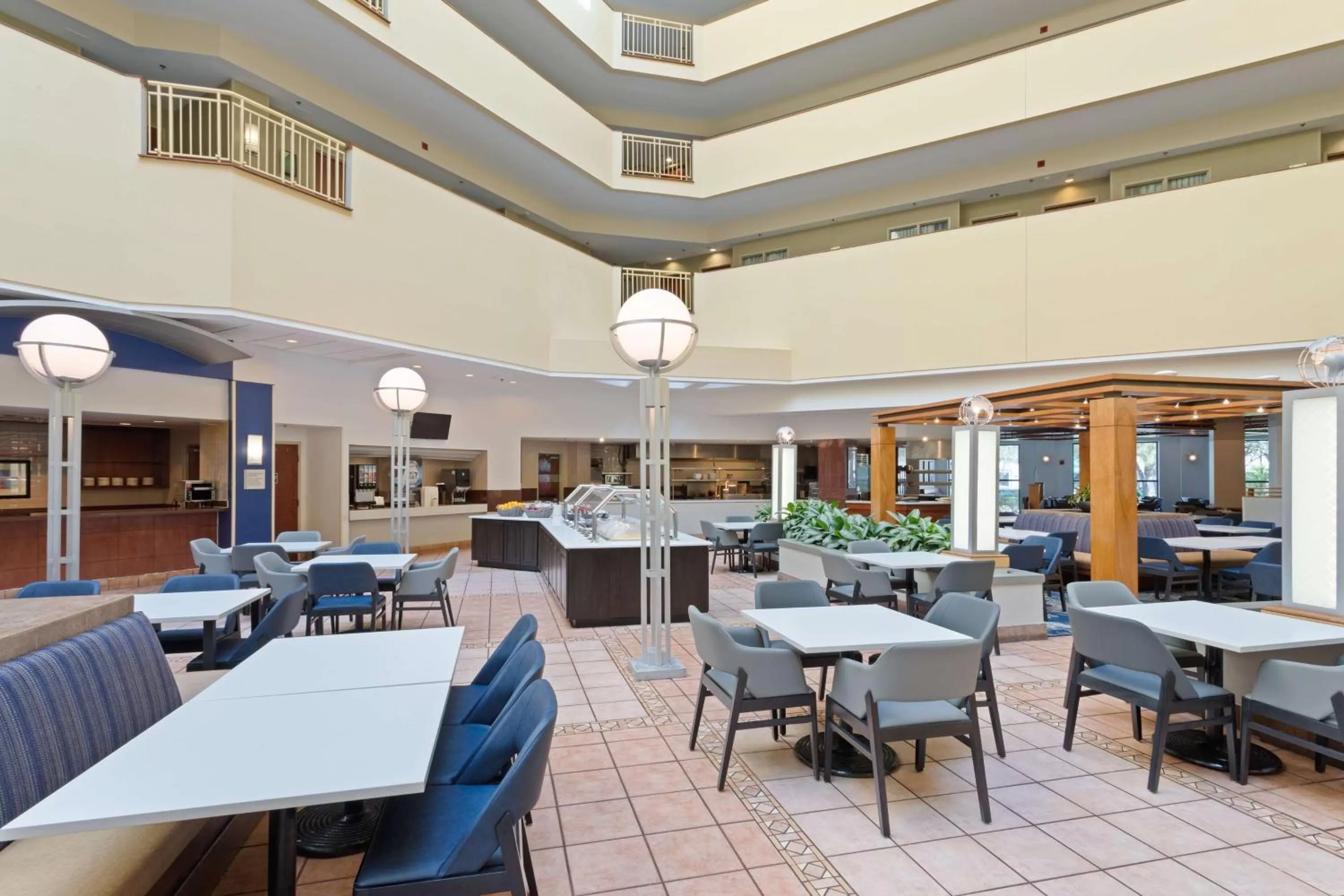 Restaurant/places to eat in Embassy Suites by Hilton Tampa USF Near Busch Gardens