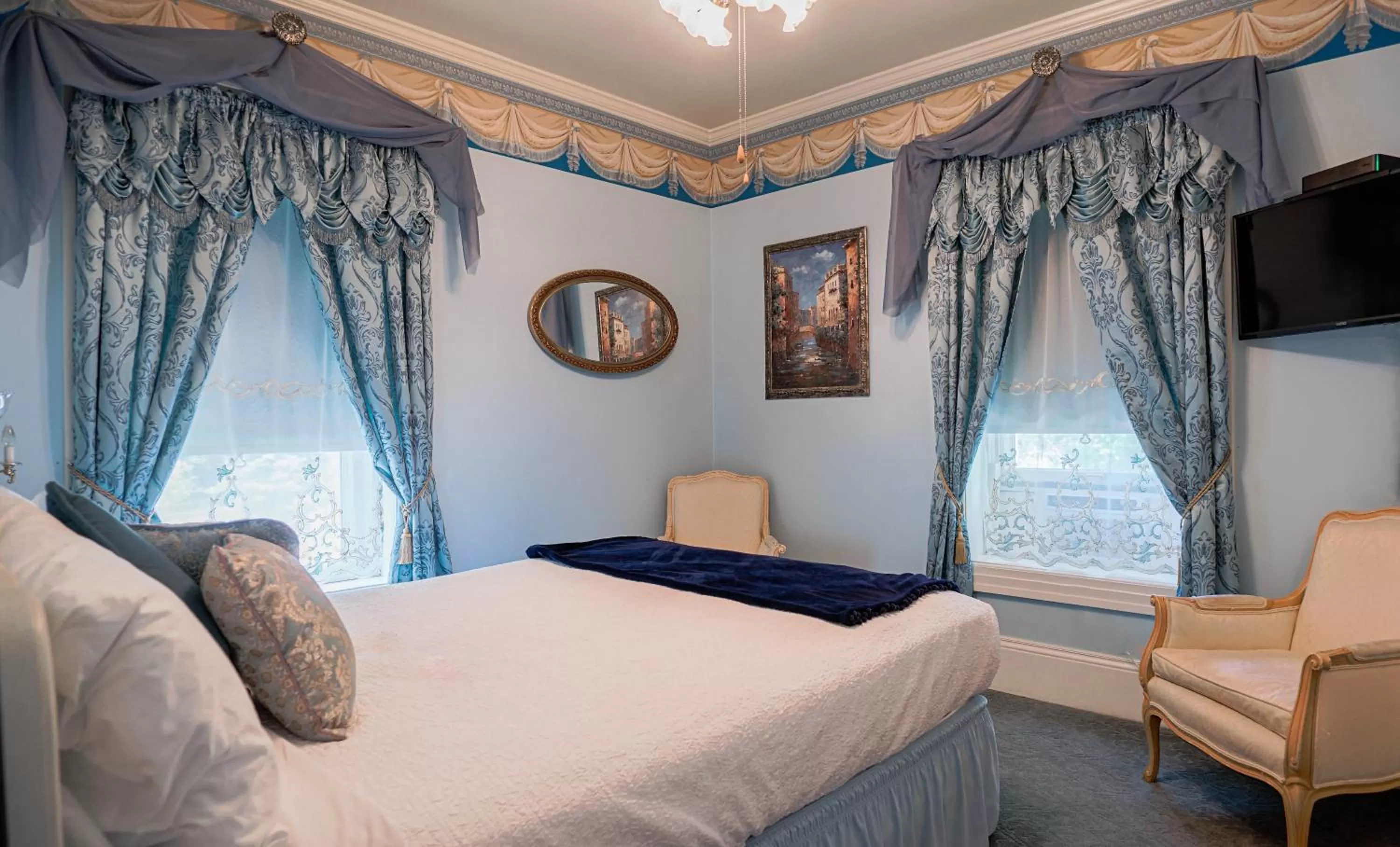 Bed in Heber Senator Bed and Breakfast