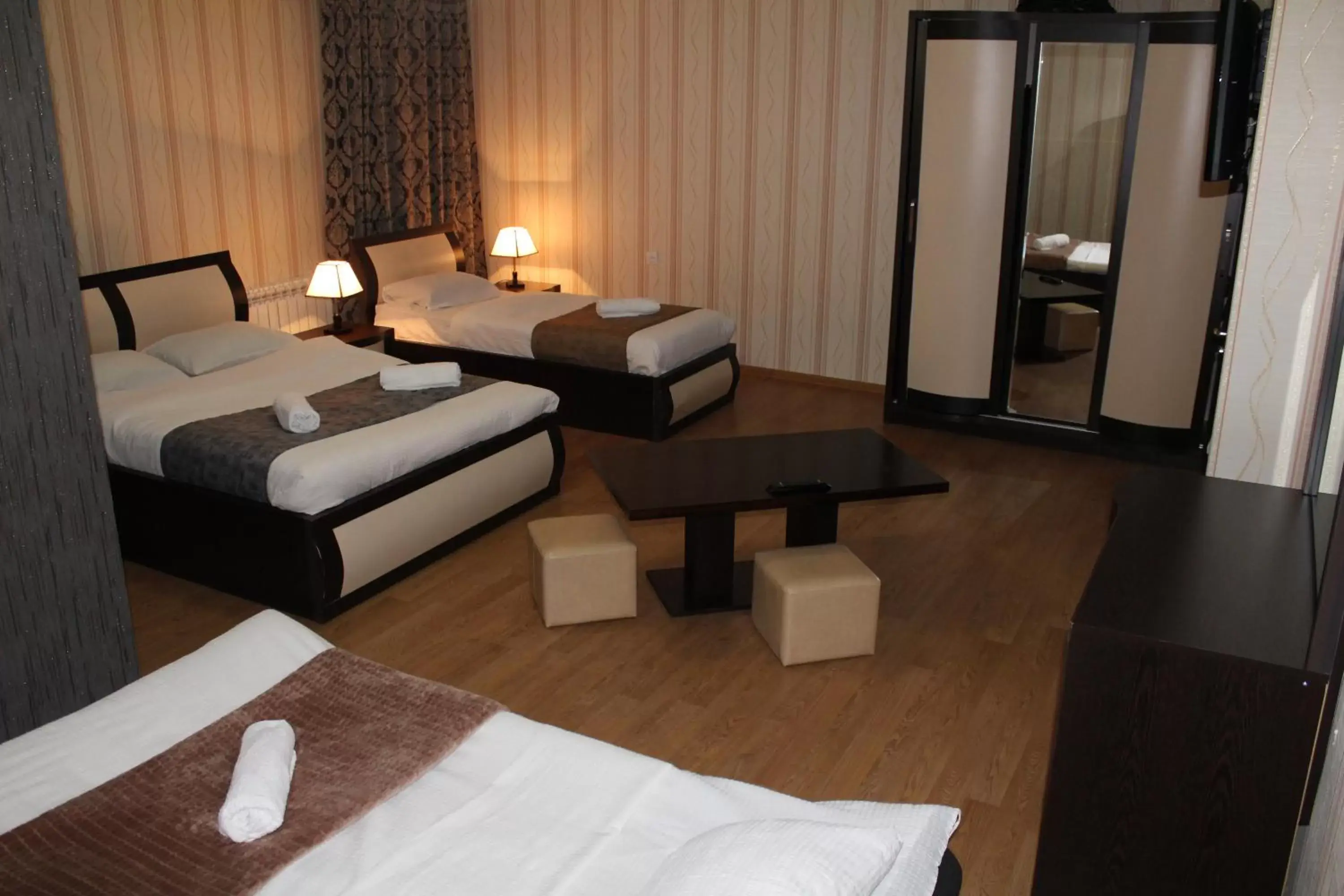 Family Room in Hotel Elegant Family Room in Hotel Elegant