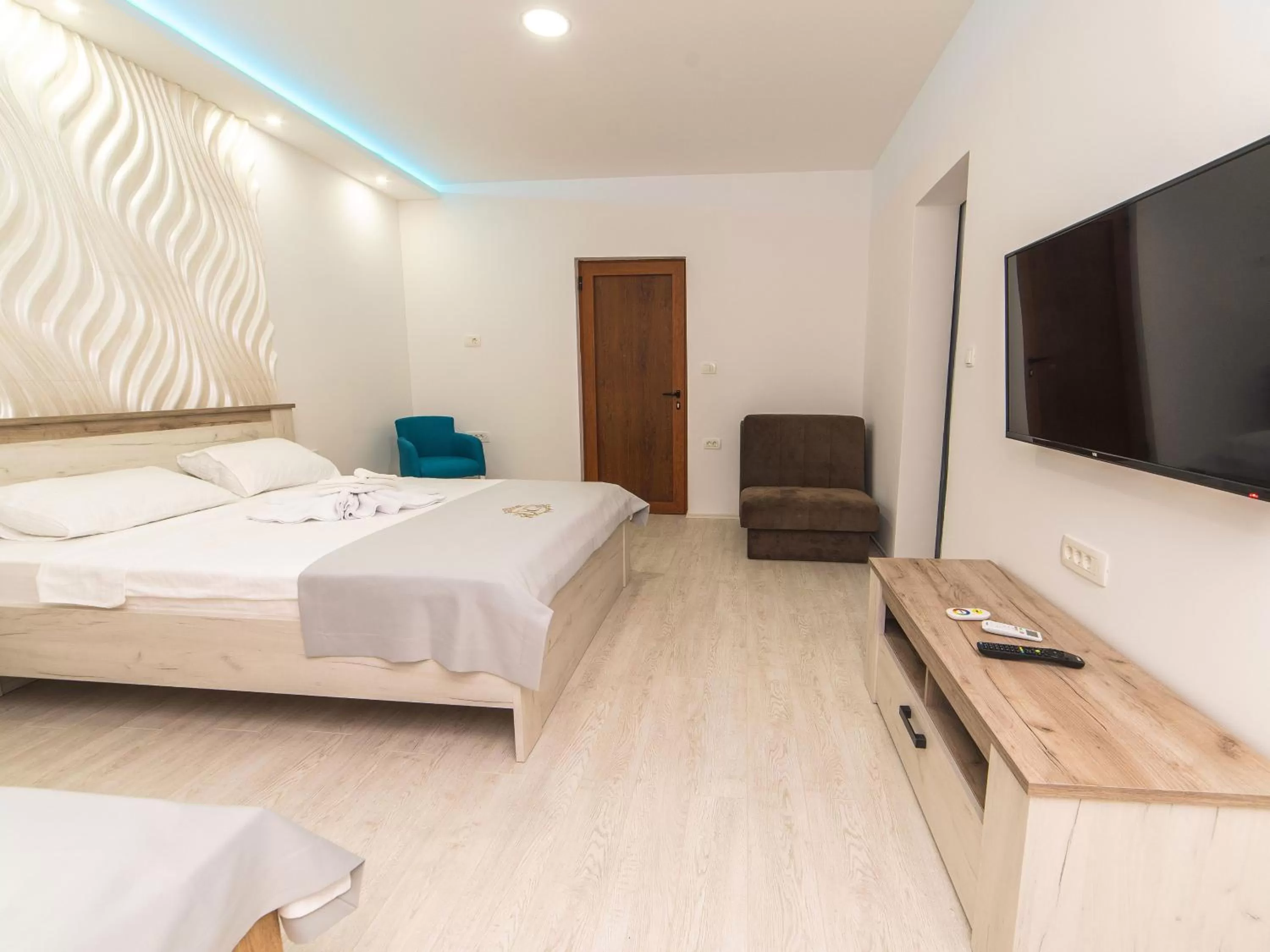 TV/Entertainment Center in Hotel Royal Garden