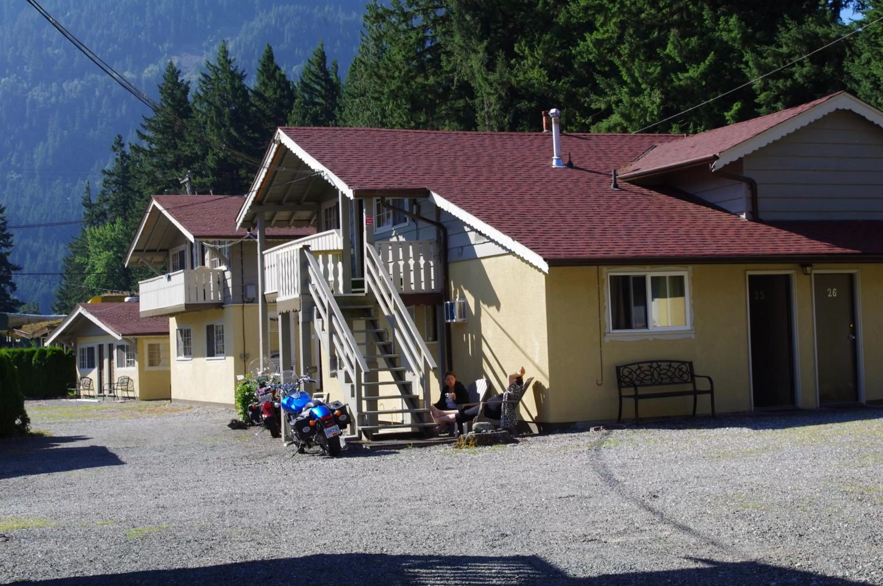 Swiss Chalets Motel
