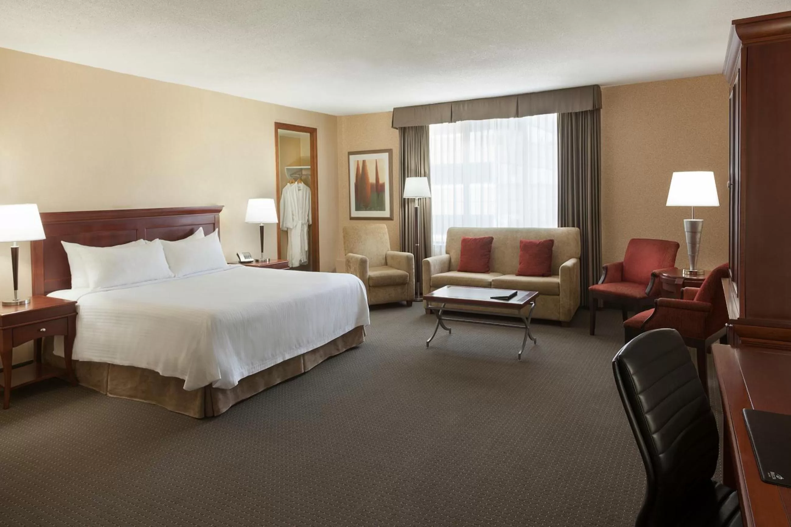 Junior King Suite with Sofa Bed in Hotel Halifax