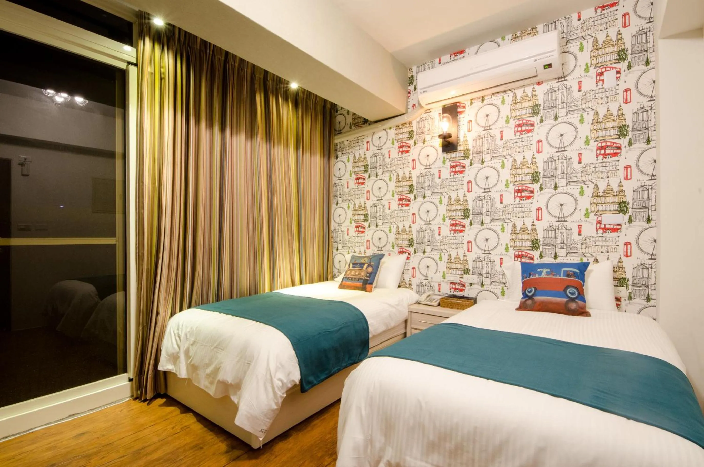 bunk bed, Bed in Successful 168 B&B