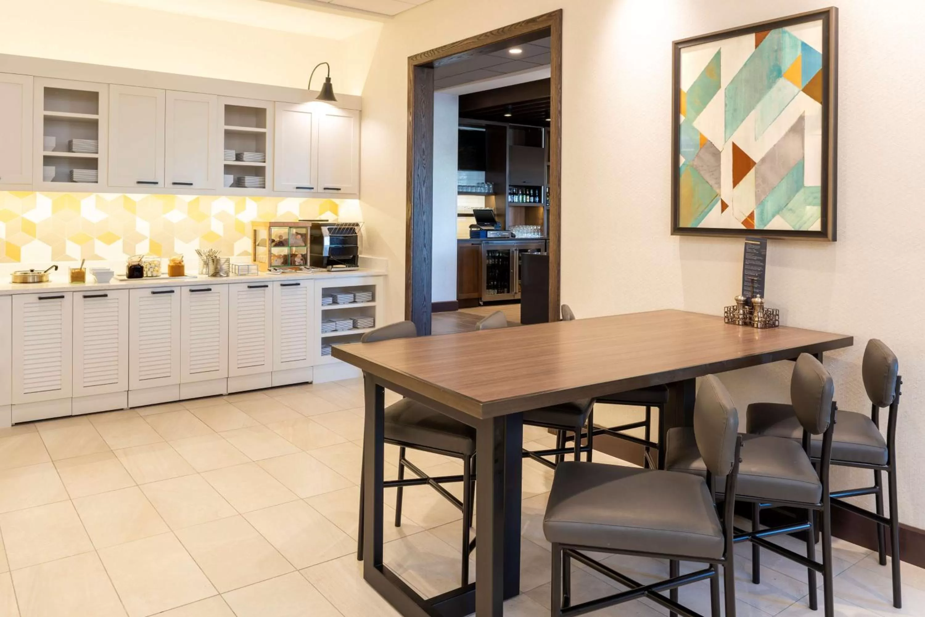 Restaurant/places to eat in Hyatt Place Flint/Grand Blanc