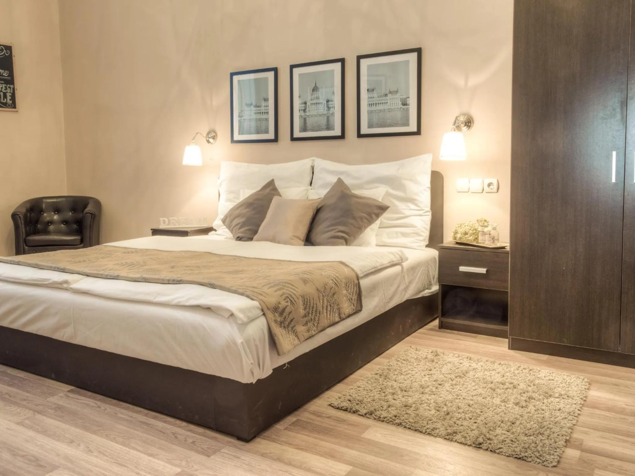 Photo of the whole room, Bed in Budapest Ville Bed & Breakfast