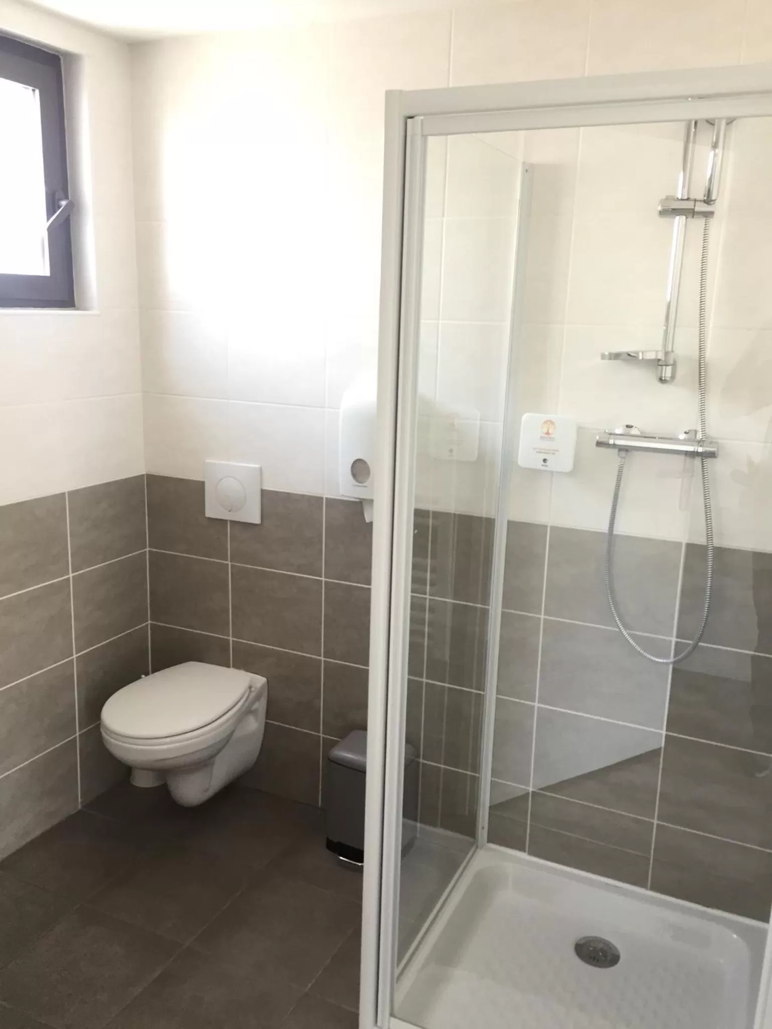 Shower, Bathroom in Les Terrasses D'Aix - Studio avec Grande Terrasse privée