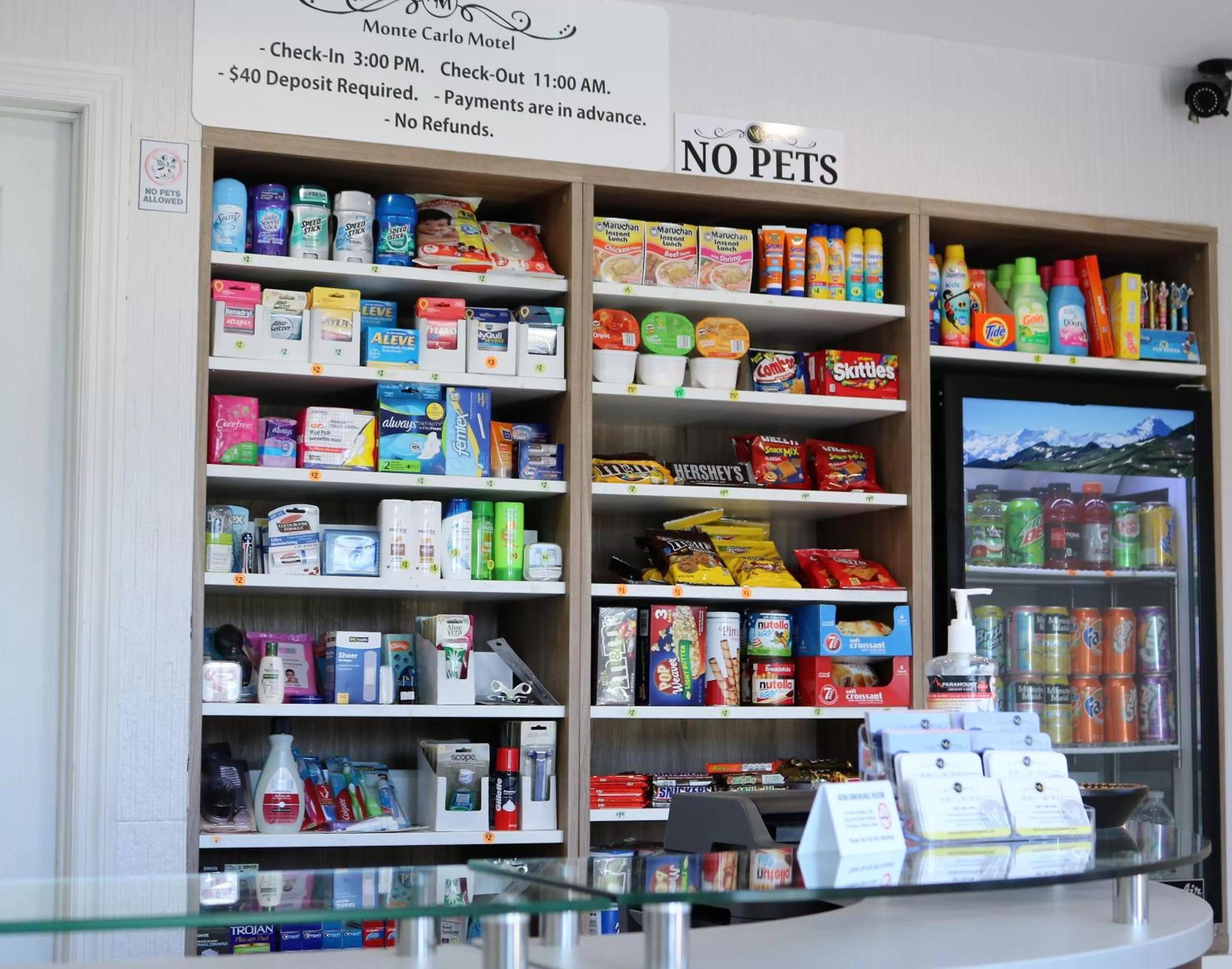 On-site shops in Monte Carlo Inn- Near Disney