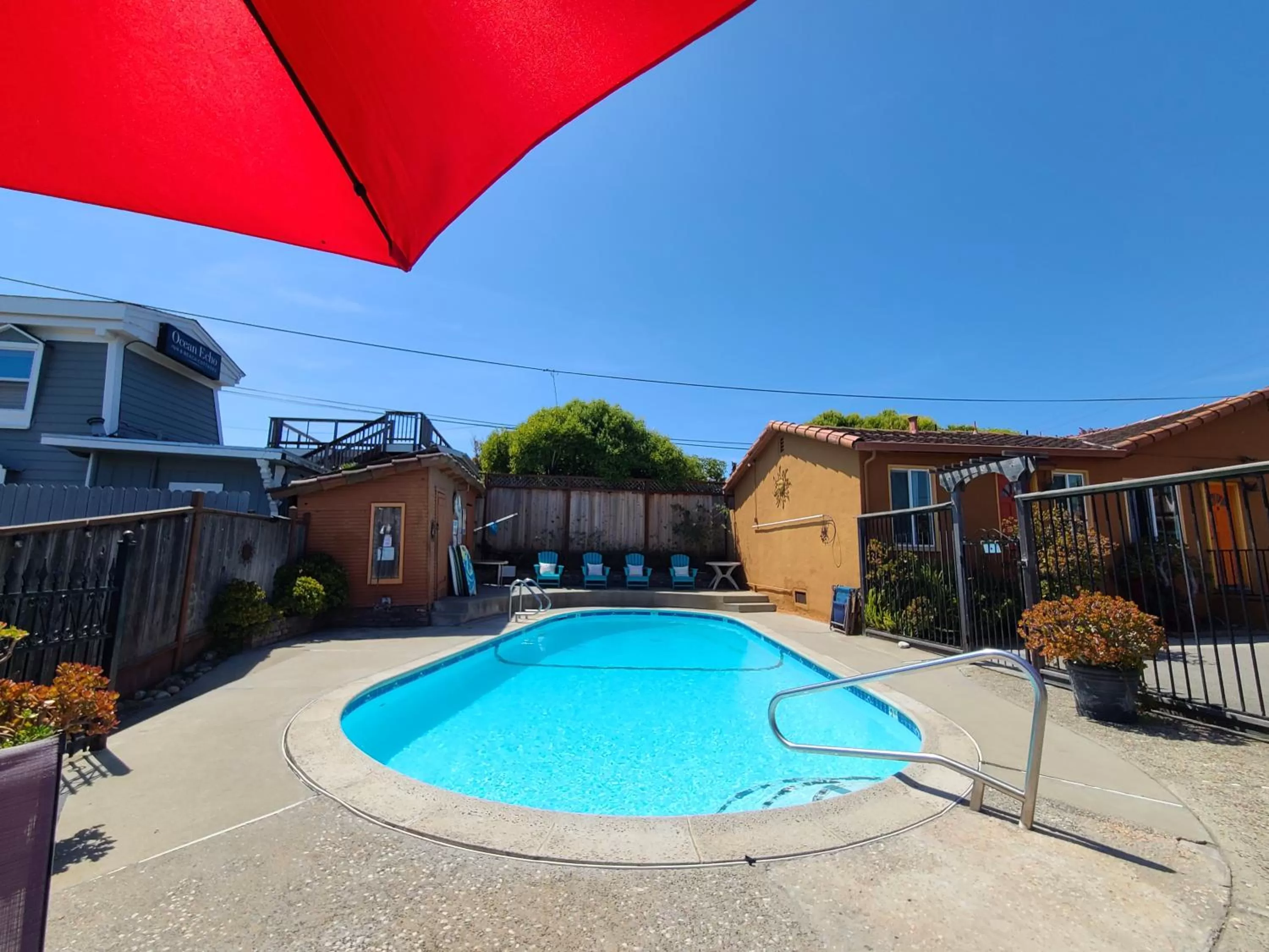 Swimming Pool in Sunny Cove Motel