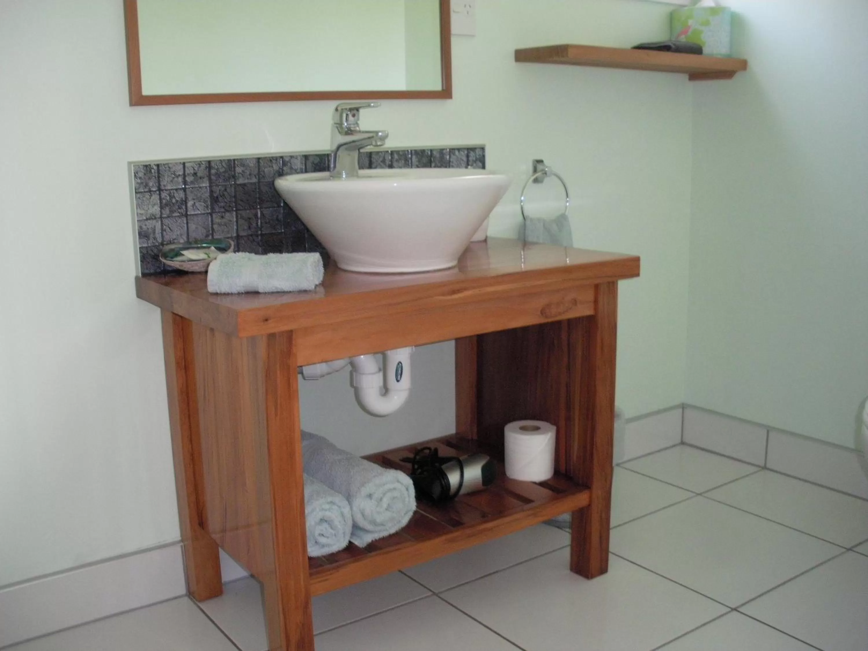 Toilet, Bathroom in Mahinapua Retreat B&B