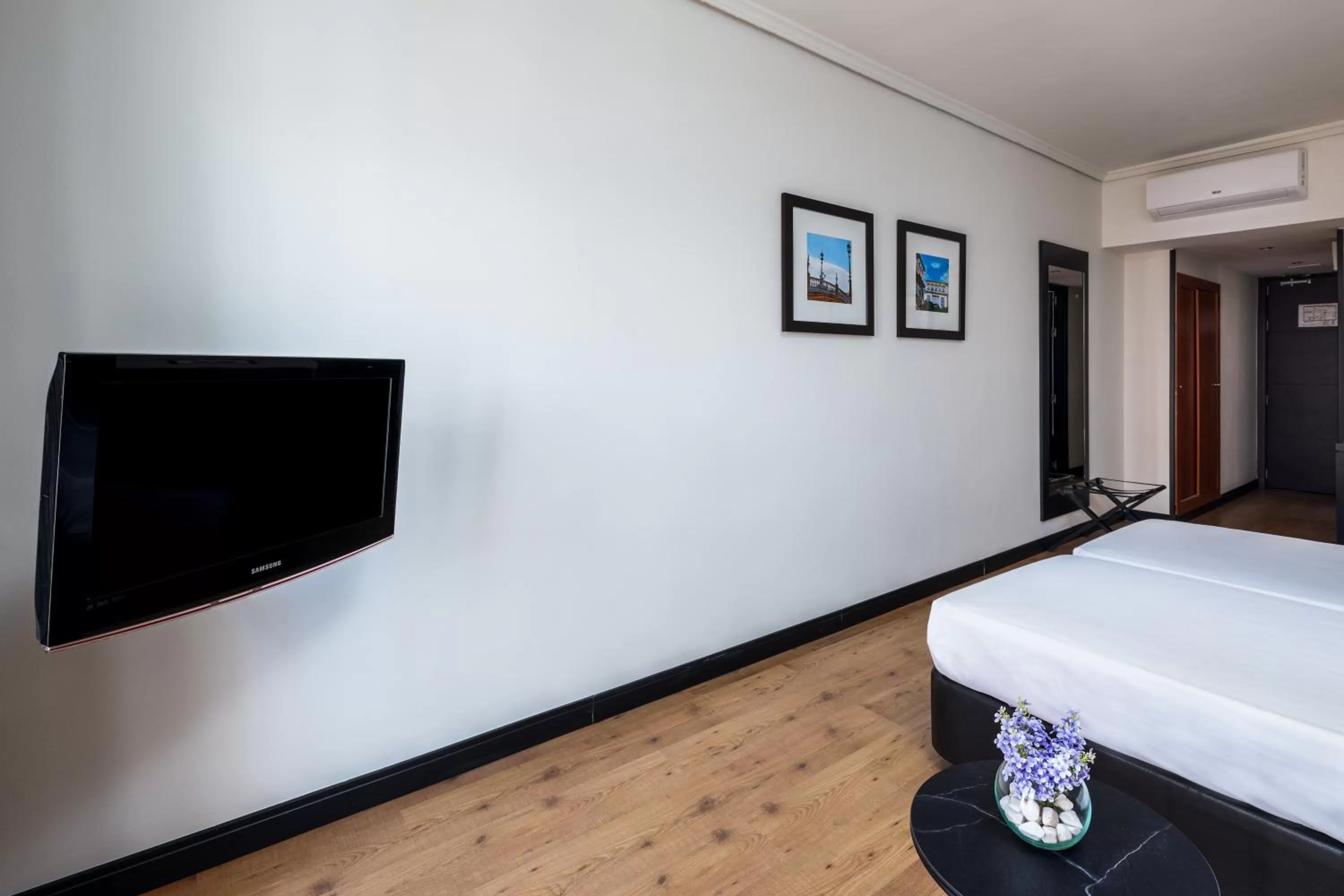 TV and multimedia, Bed in Virgen de los Reyes