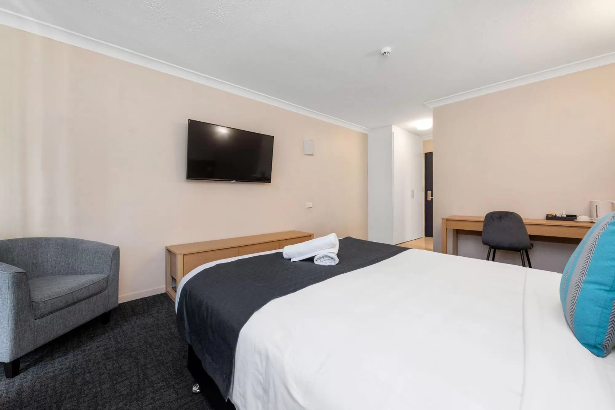 Bed in Hamilton Brisbane Airport Hotel