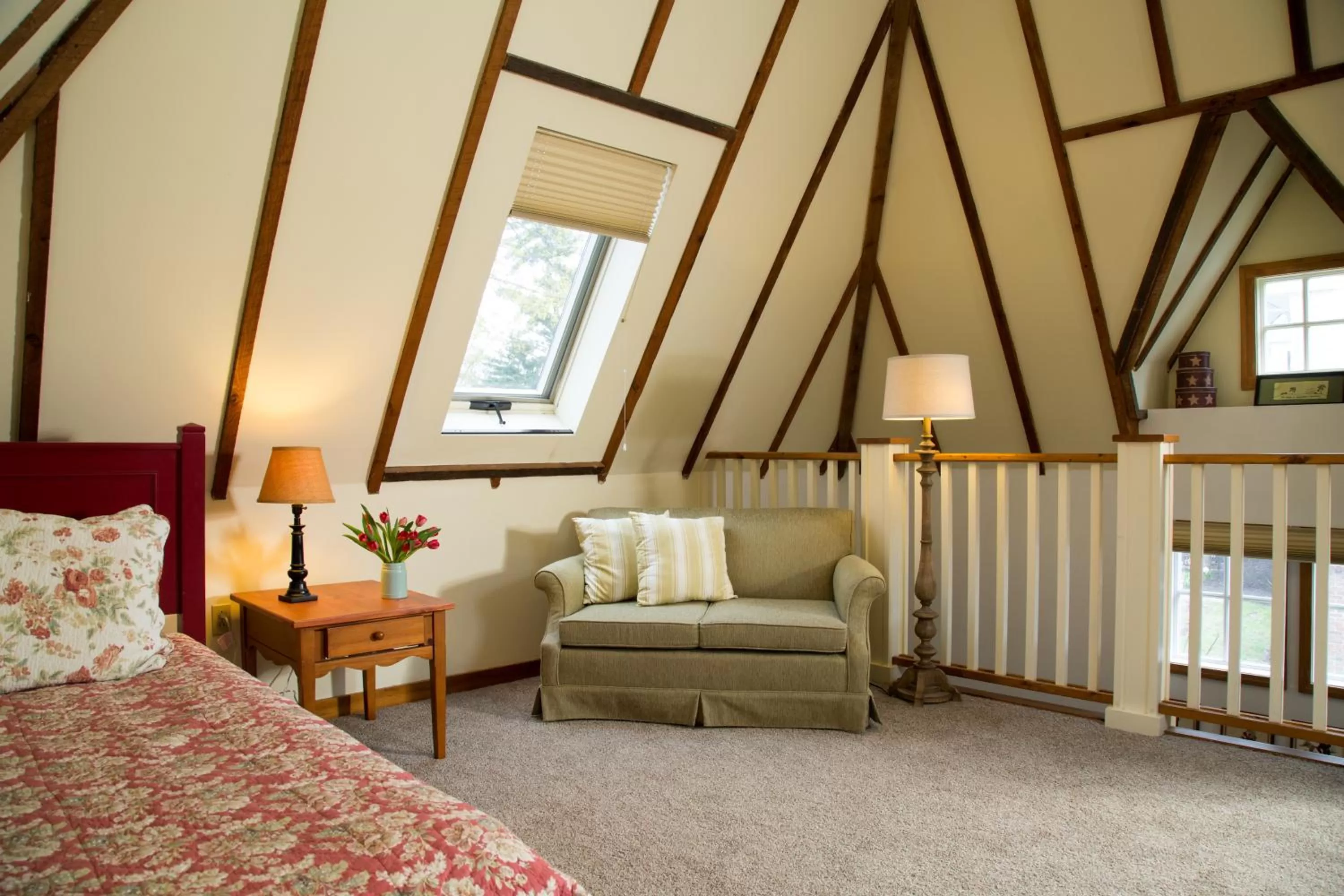 Bedroom, Bed in Four Chimneys Inn