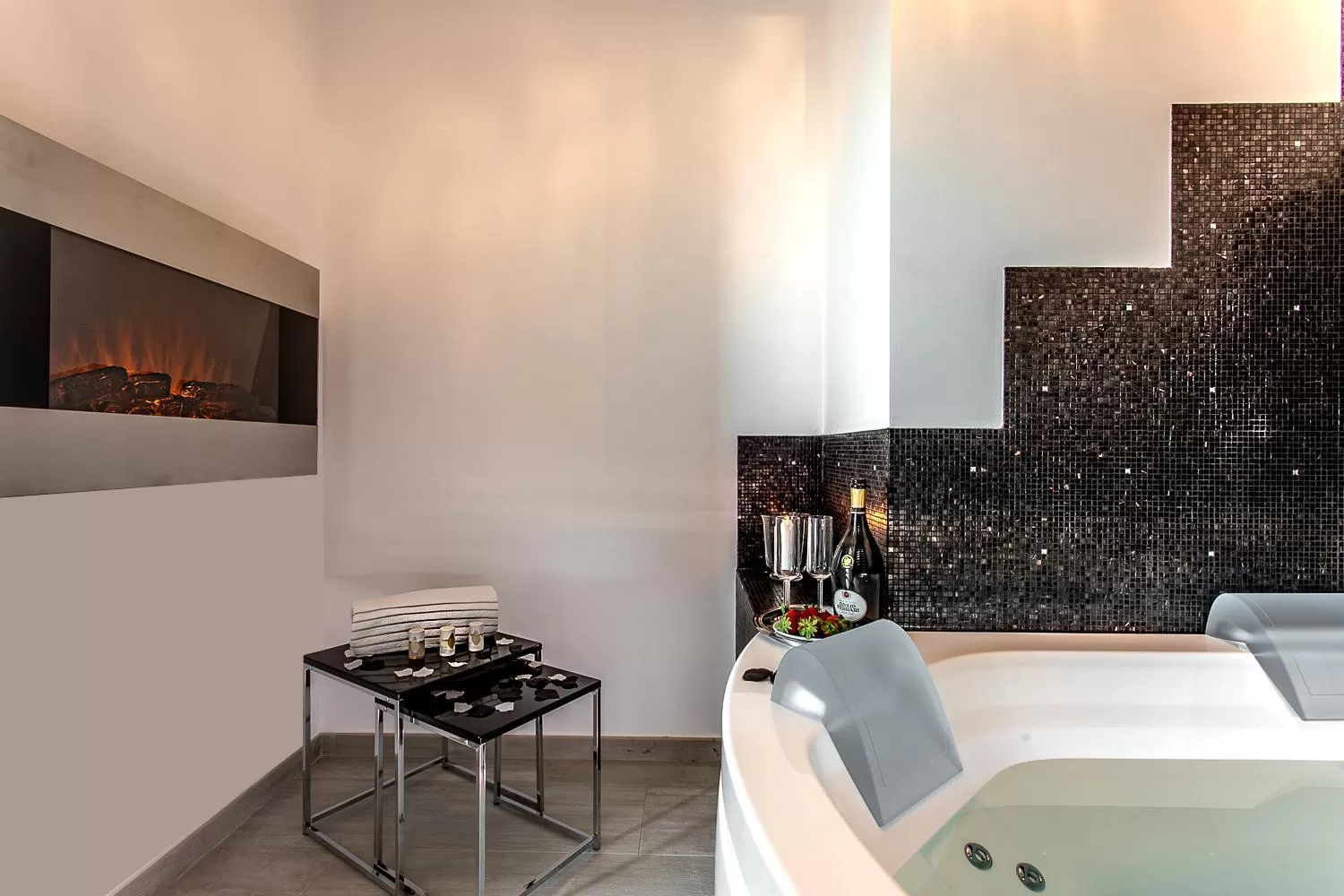 Hot Tub in BellavistaRelax