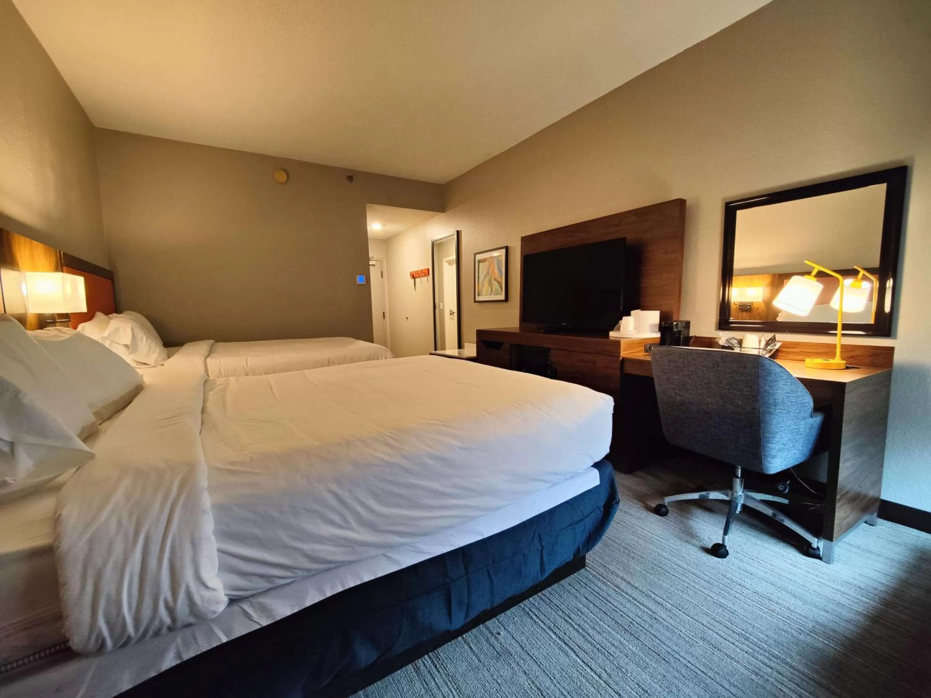 Bedroom, Bed in Hampton Inn Atlanta/Peachtree City