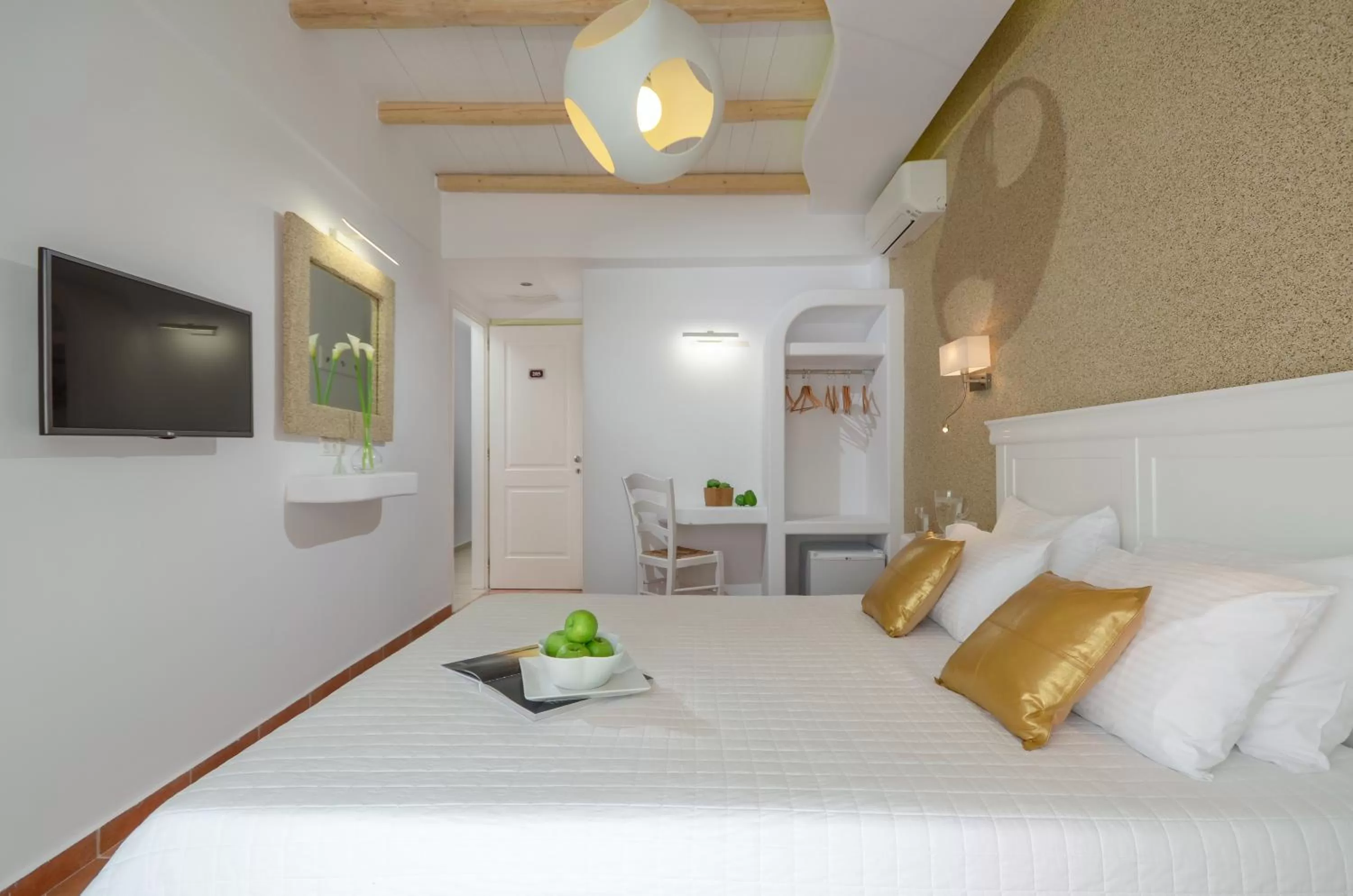 Bedroom, Bed in Adriani Hotel