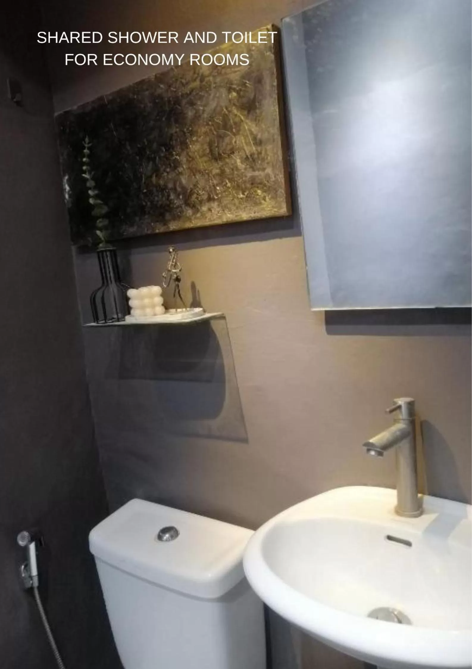 Toilet in VG Pension and Residences