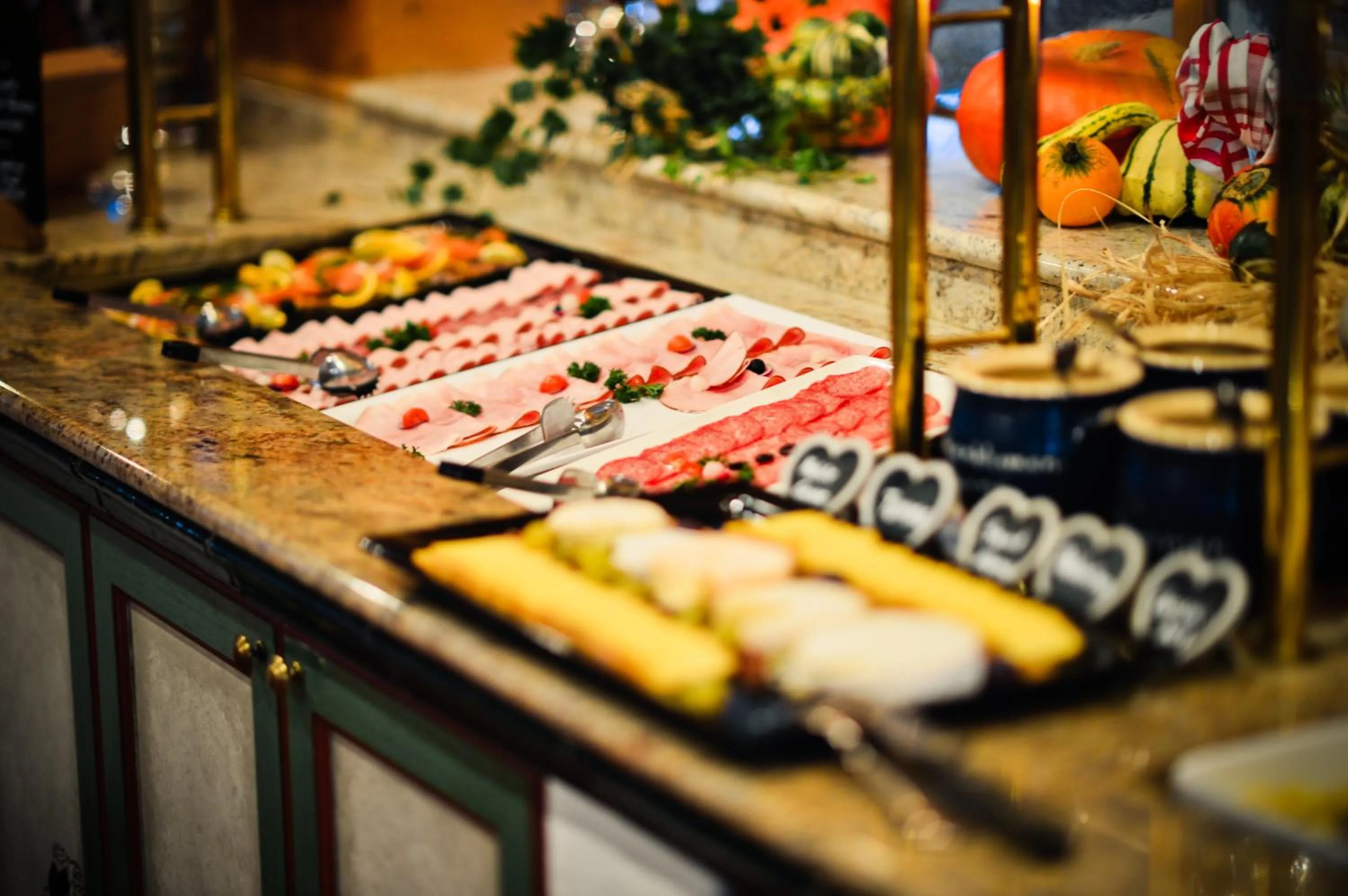 Food and drinks in Tradition Julen Hotel