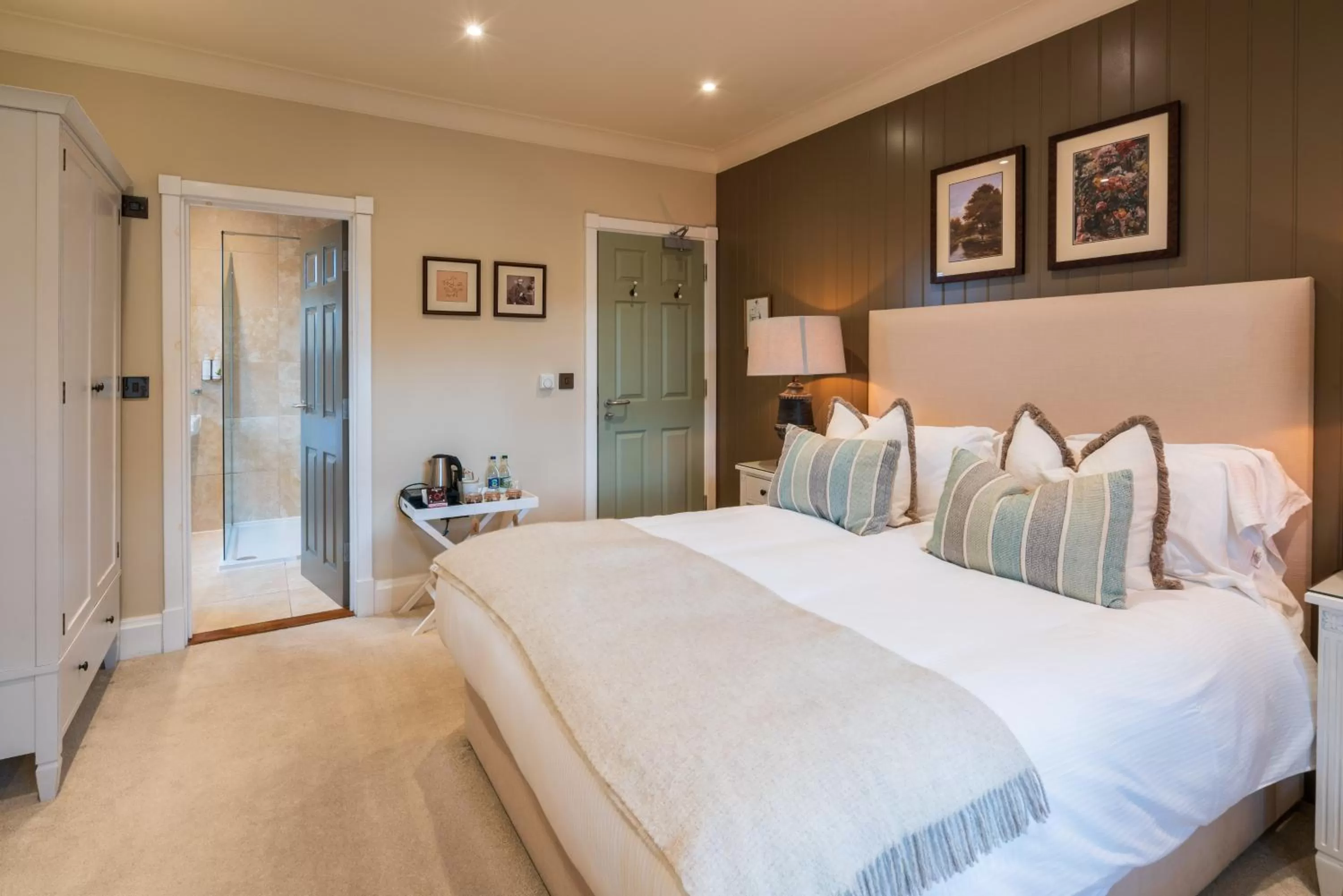 Photo of the whole room, Bed in The Rising Sun