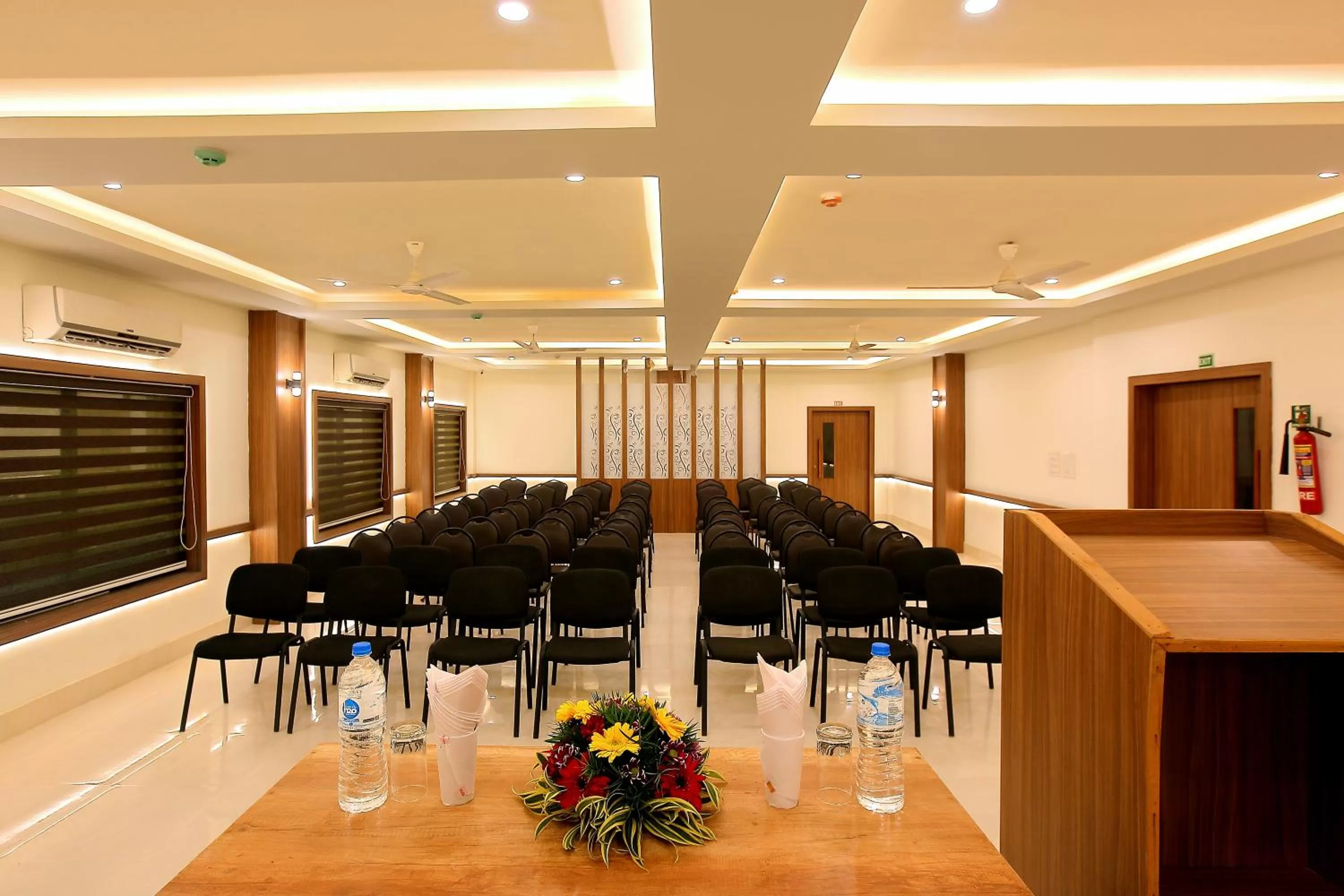 Business facilities in Hotel Heyday