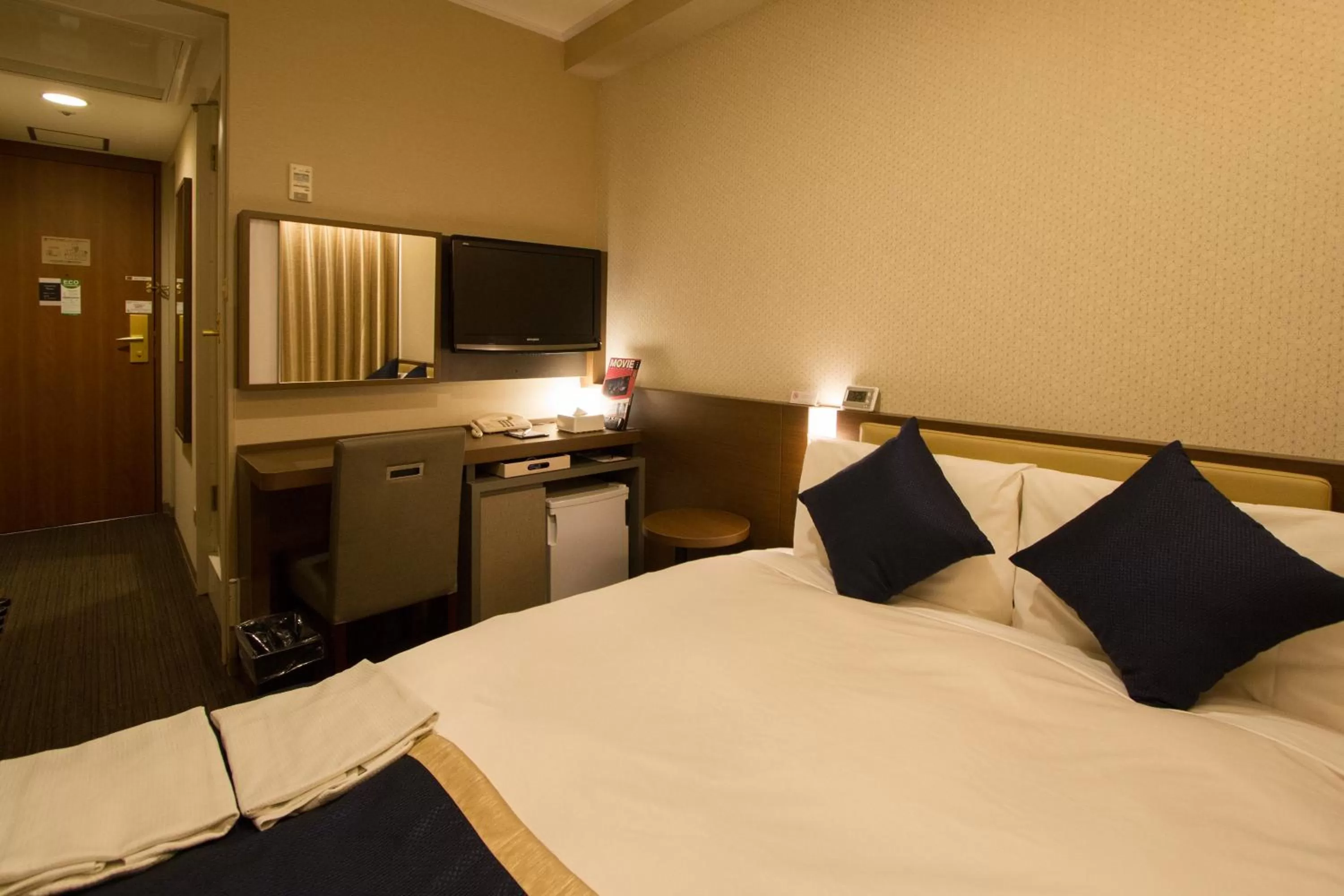 Bed in Hotel Sunroute Asakusa