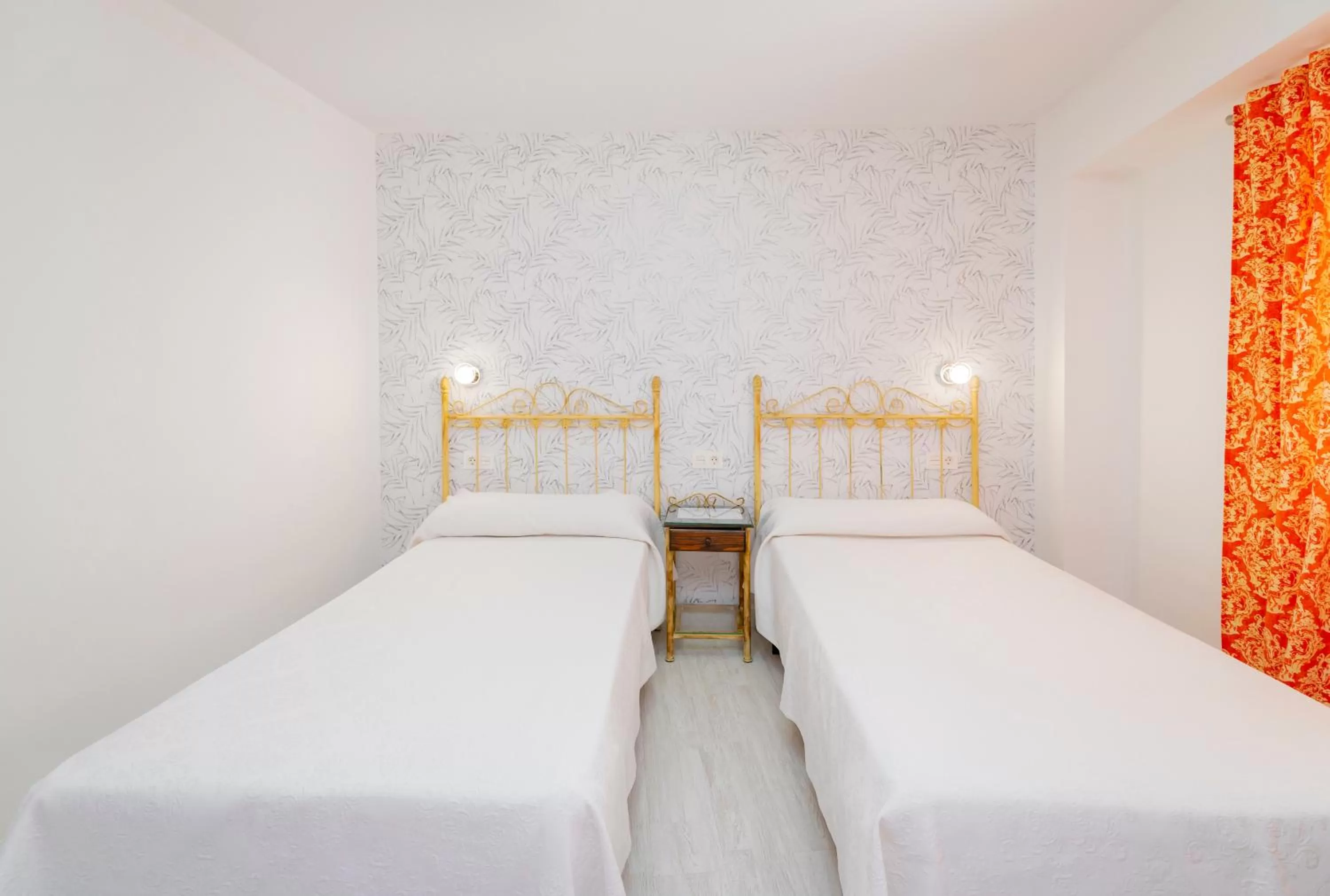 Property building, Bed in Hotel Manzanito