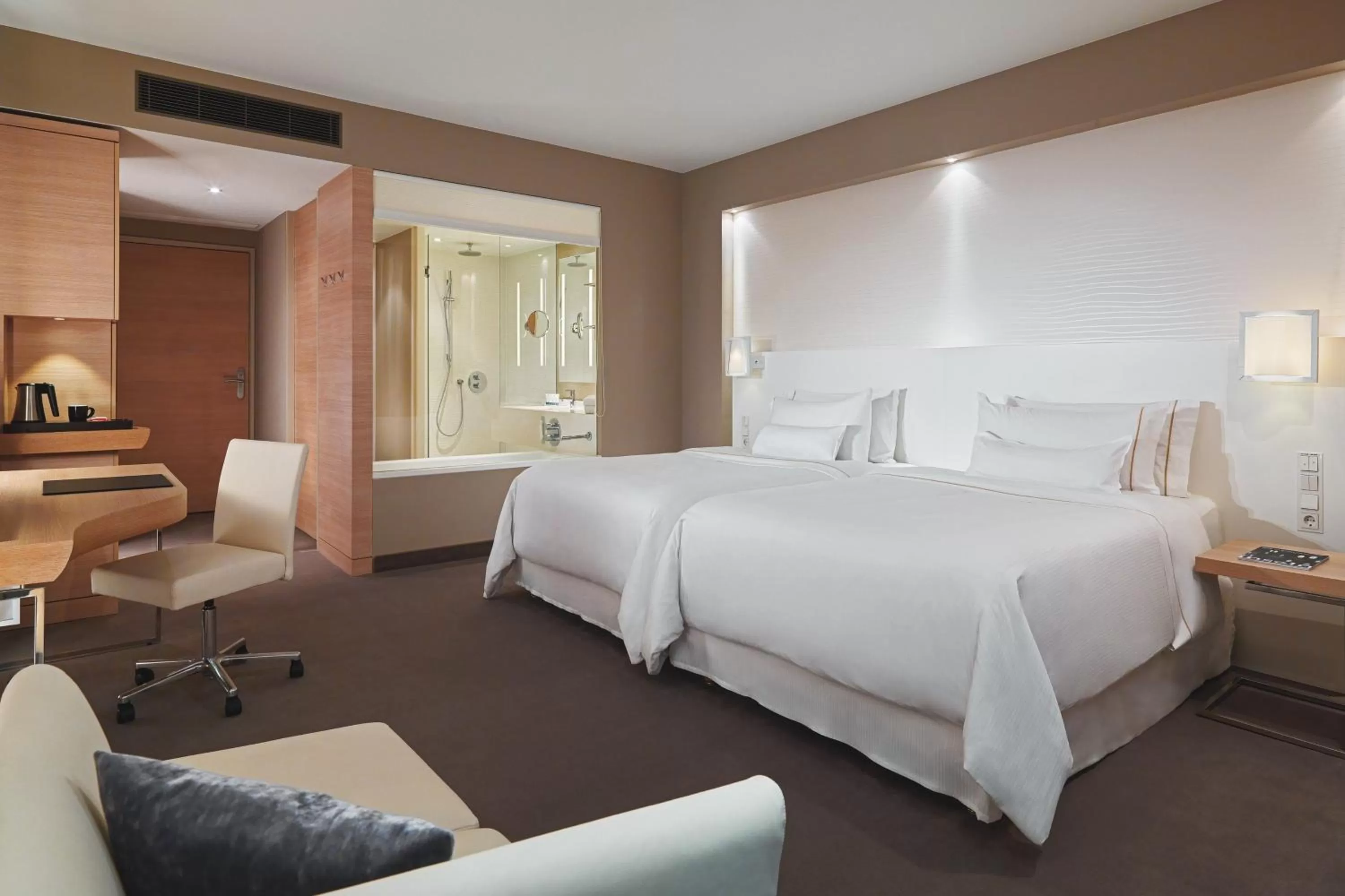 Photo of the whole room, Bed in The Westin Hamburg Elbphilharmonie