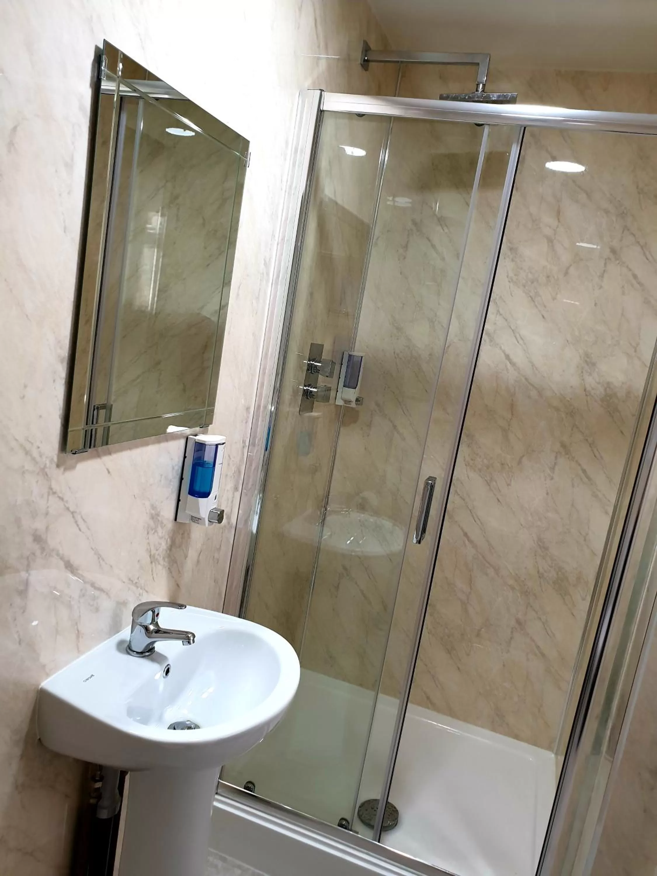 Shower in Wanstead Hotel