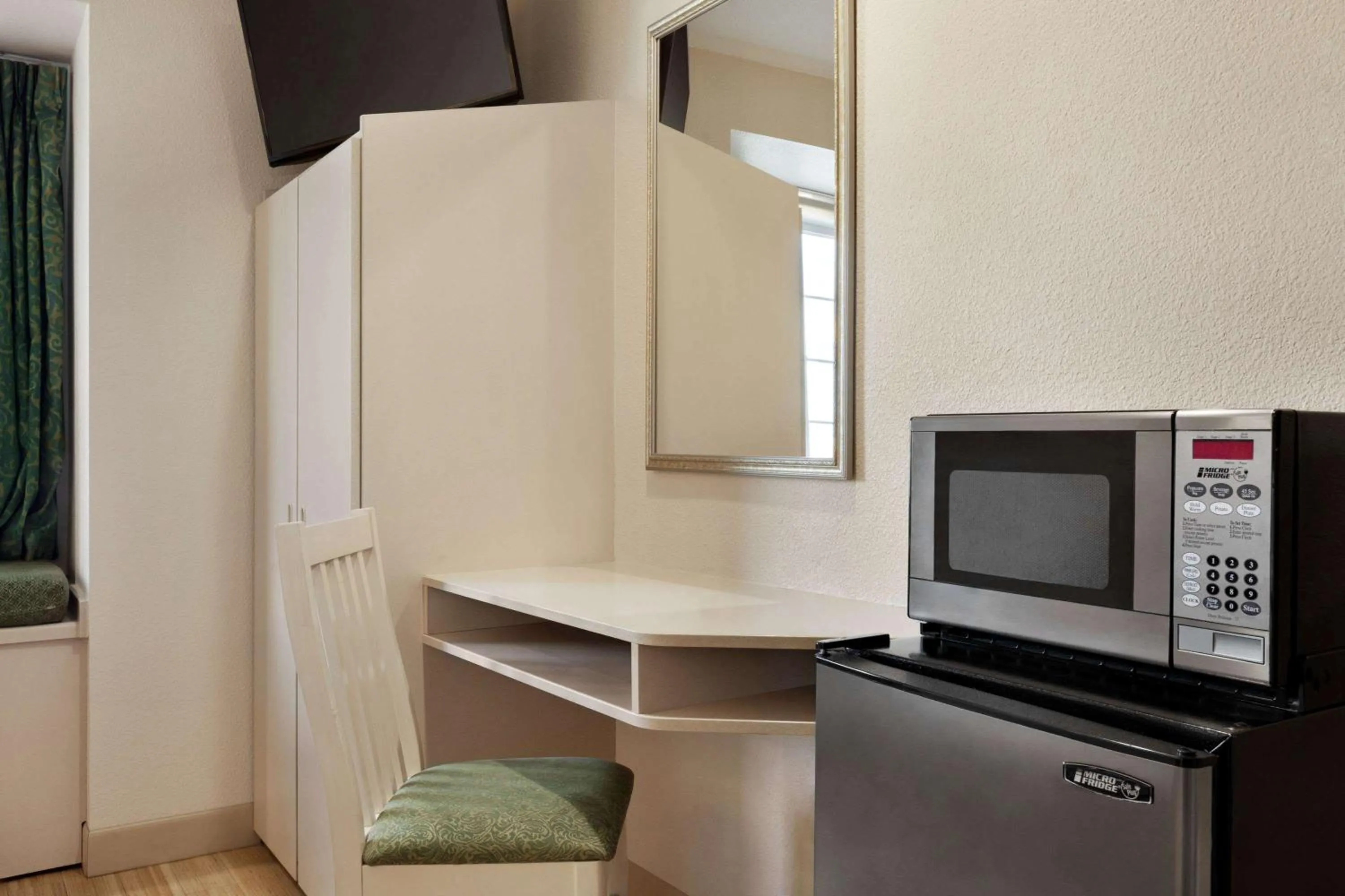 Photo of the whole room in Microtel Inn & Suites Lodi