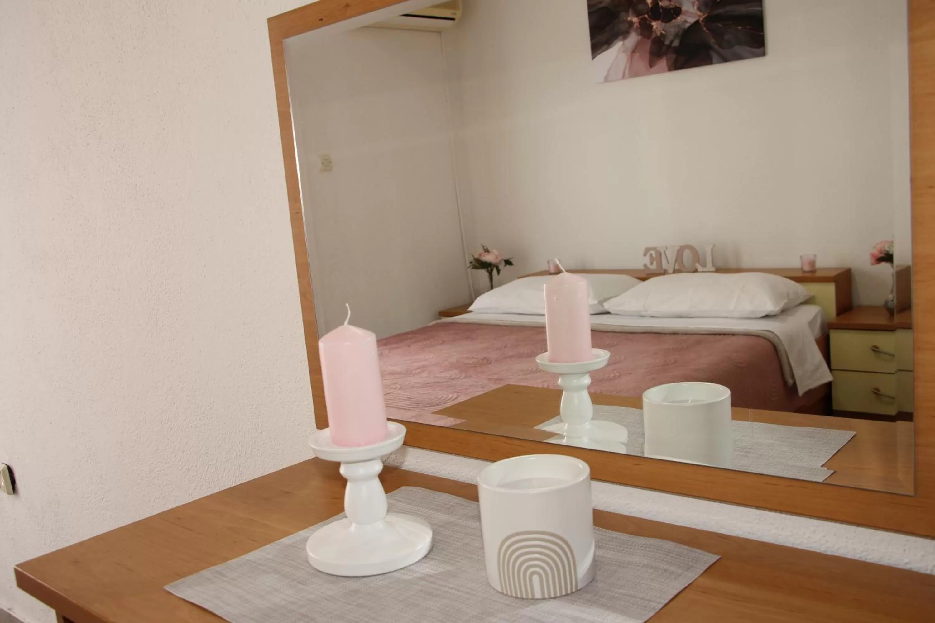 Bed in Motel "Tri lovca"