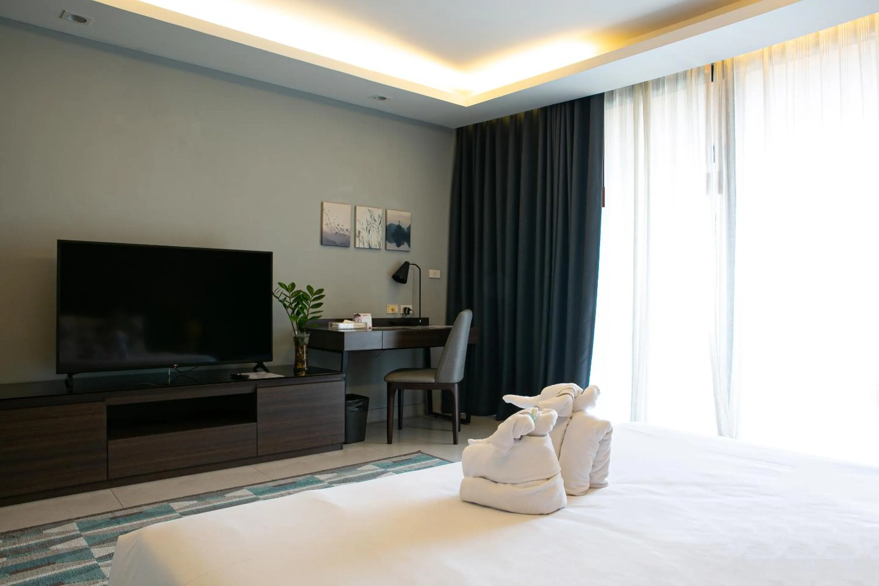 Bedroom, Bed in The Silver Palm Wellness Resort