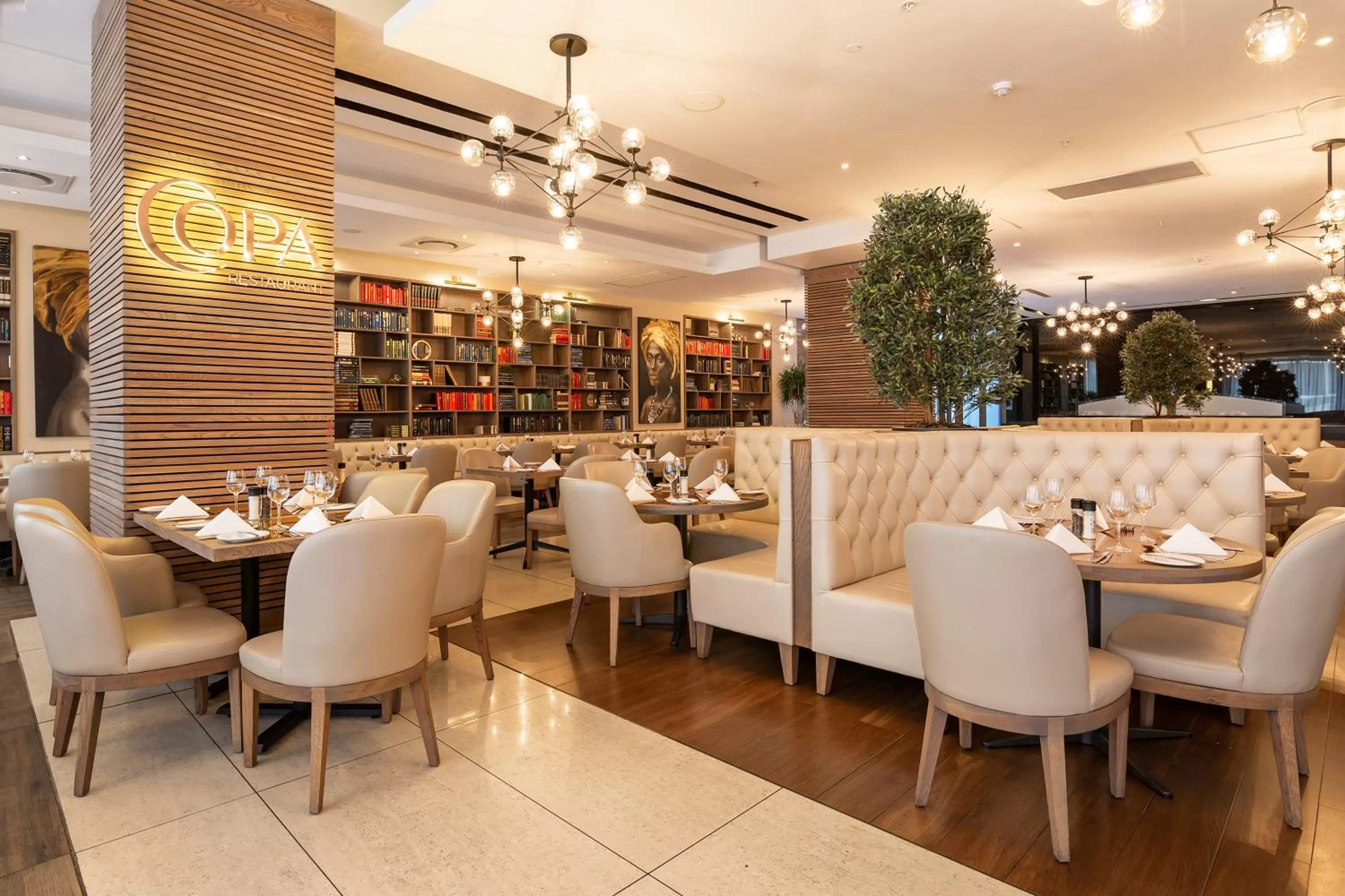 Restaurant/places to eat in Pepperclub Hotel