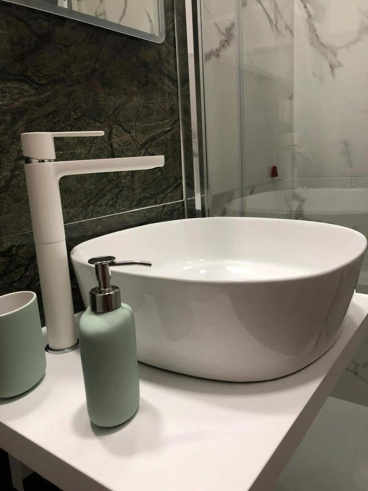 Bathroom in The Place In Rome Guest House