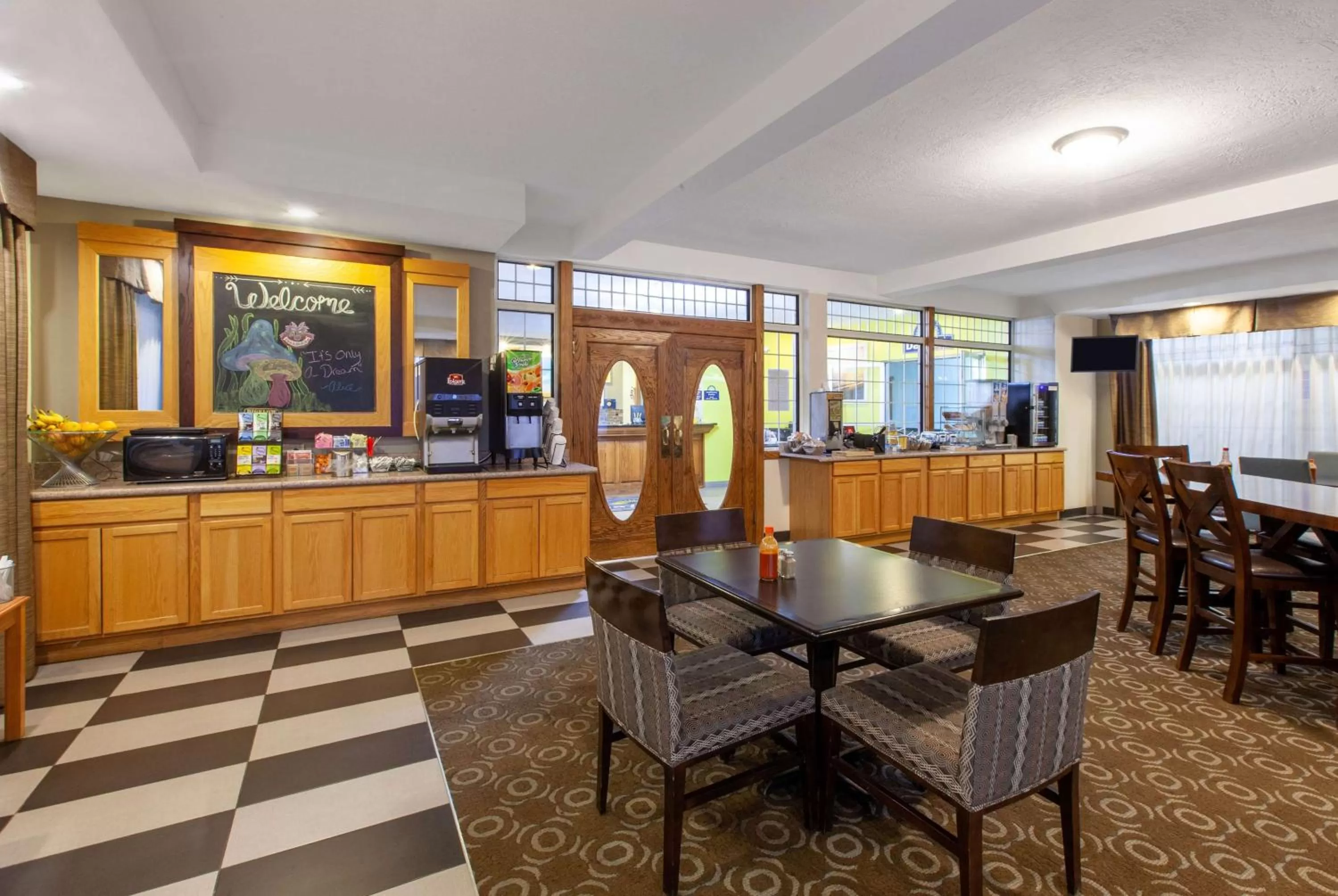 Restaurant/places to eat in Days Inn by Wyndham Petoskey