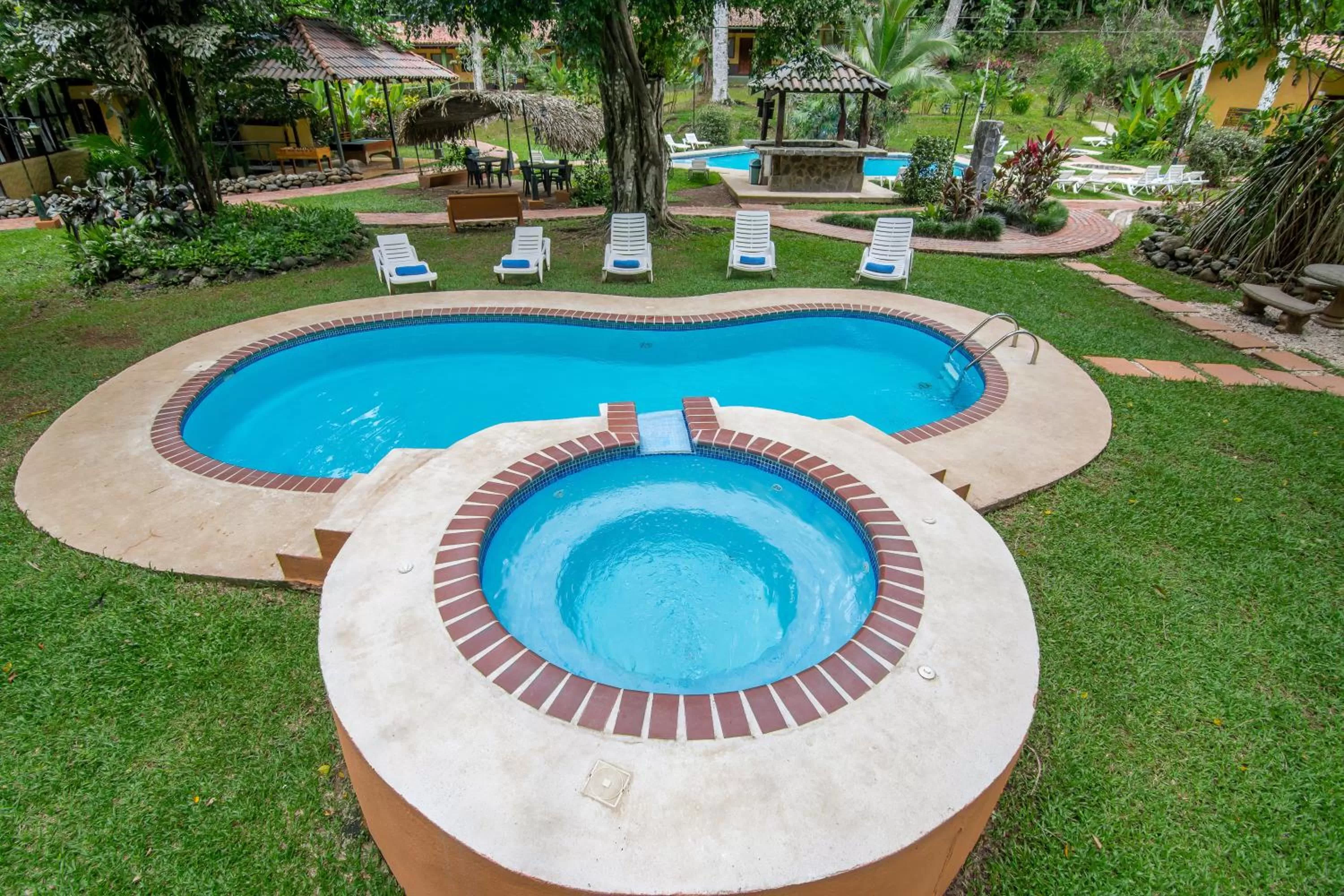 Swimming pool in Villa Lapas Jungle Village