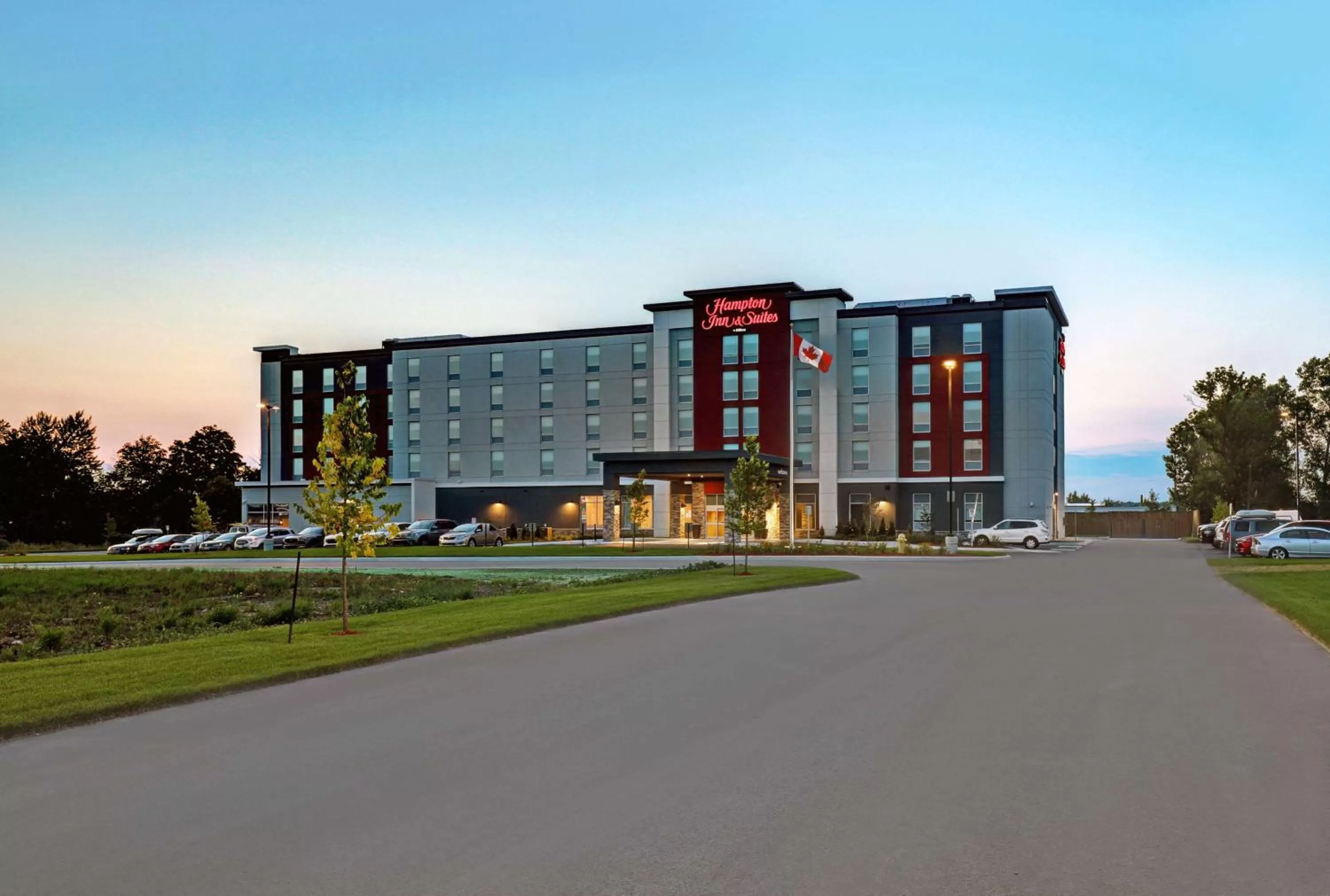 Property building in Hampton Inn & Suites Belleville