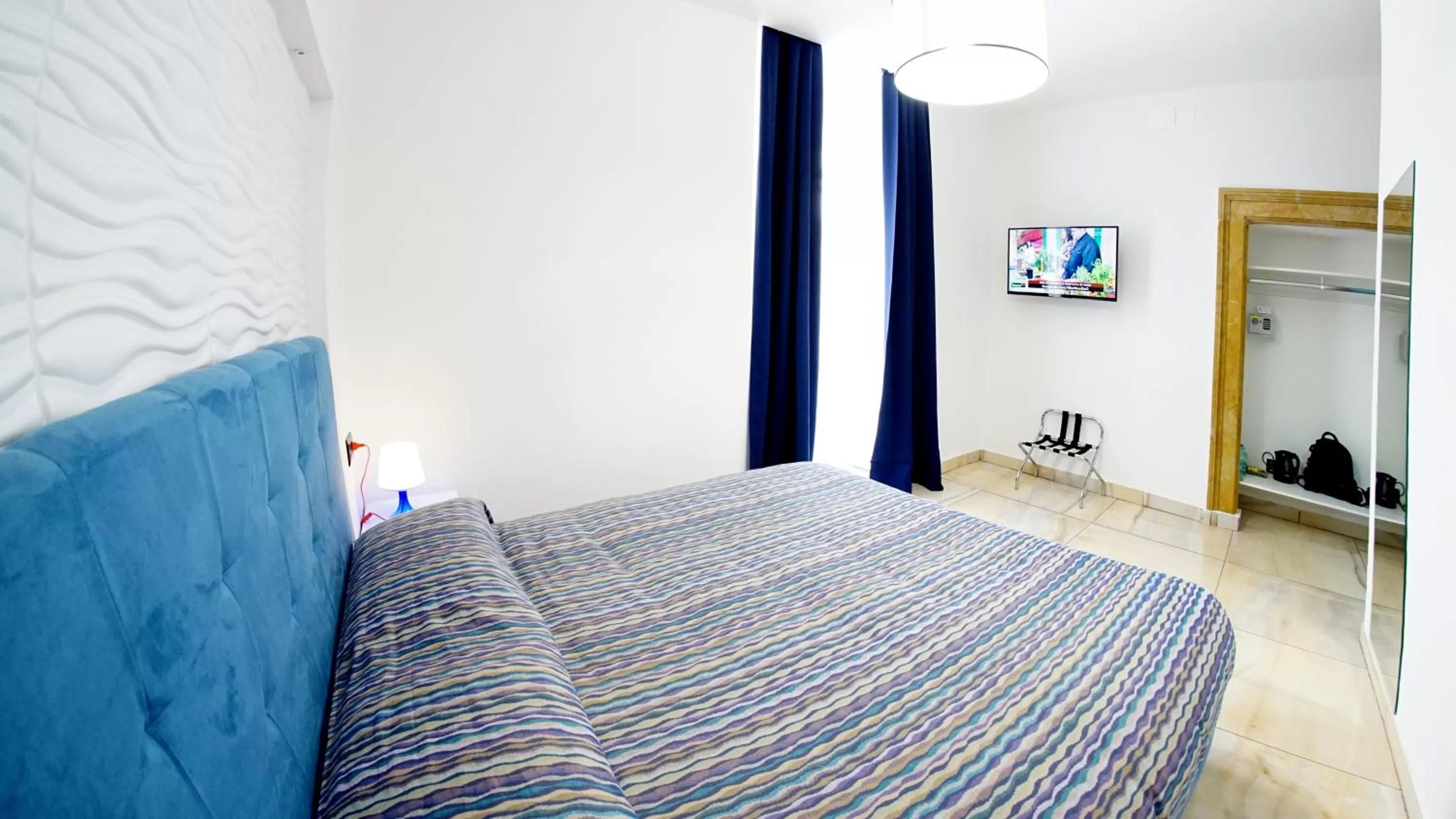 Bedroom, Bed in Beverello Suite