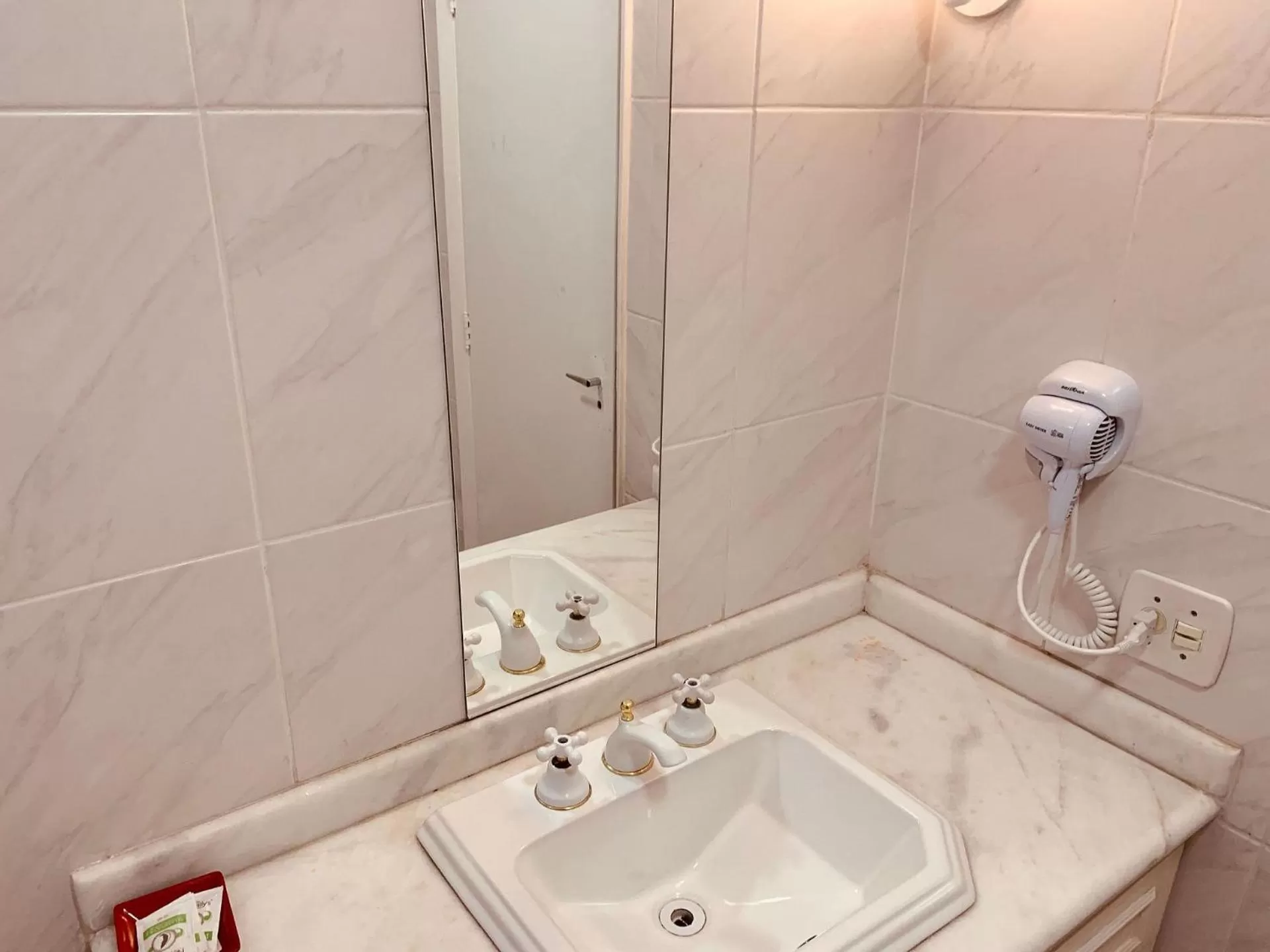 Bathroom in POUSADA MUNDI MORUMBI