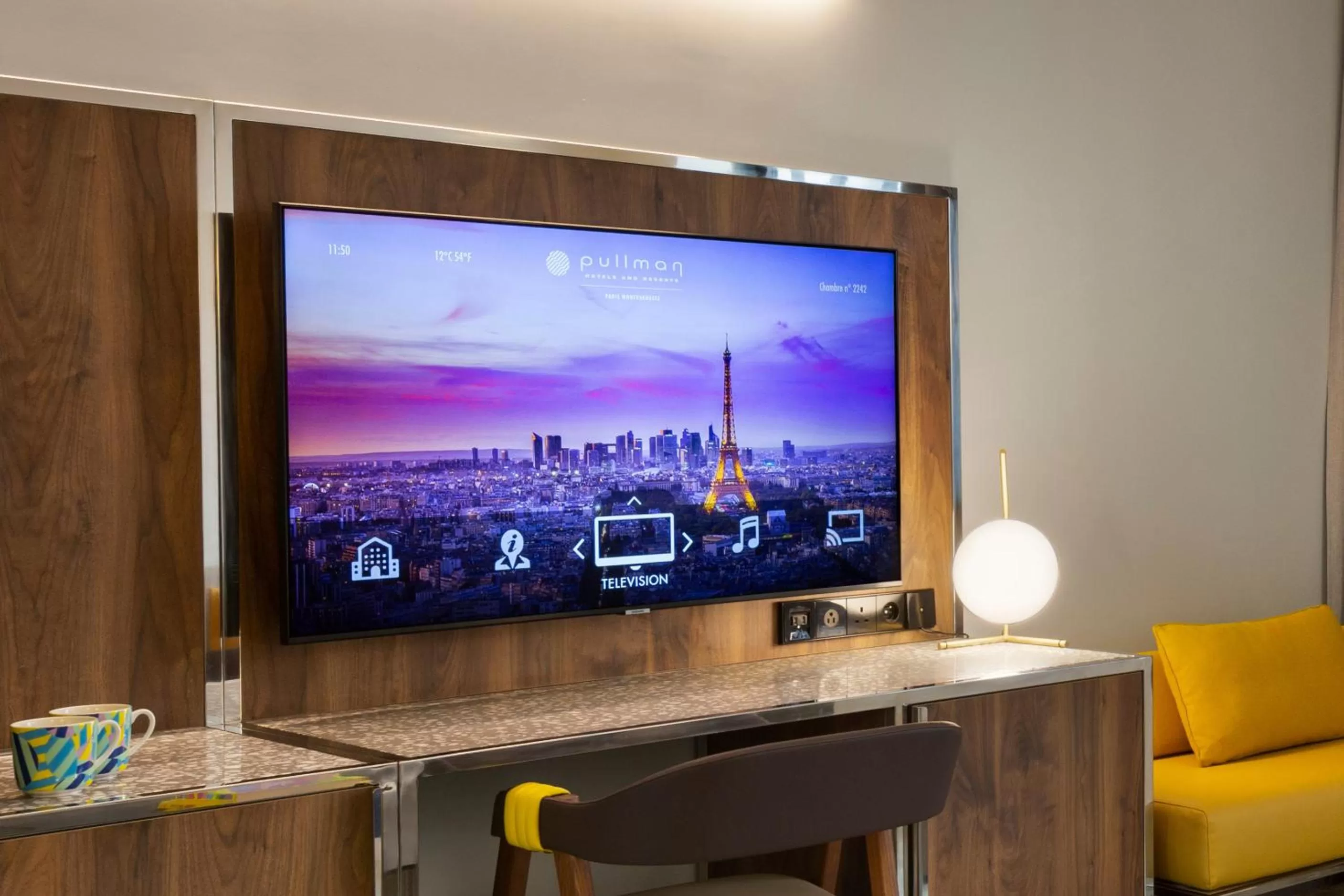 TV and multimedia in Pullman Paris Montparnasse