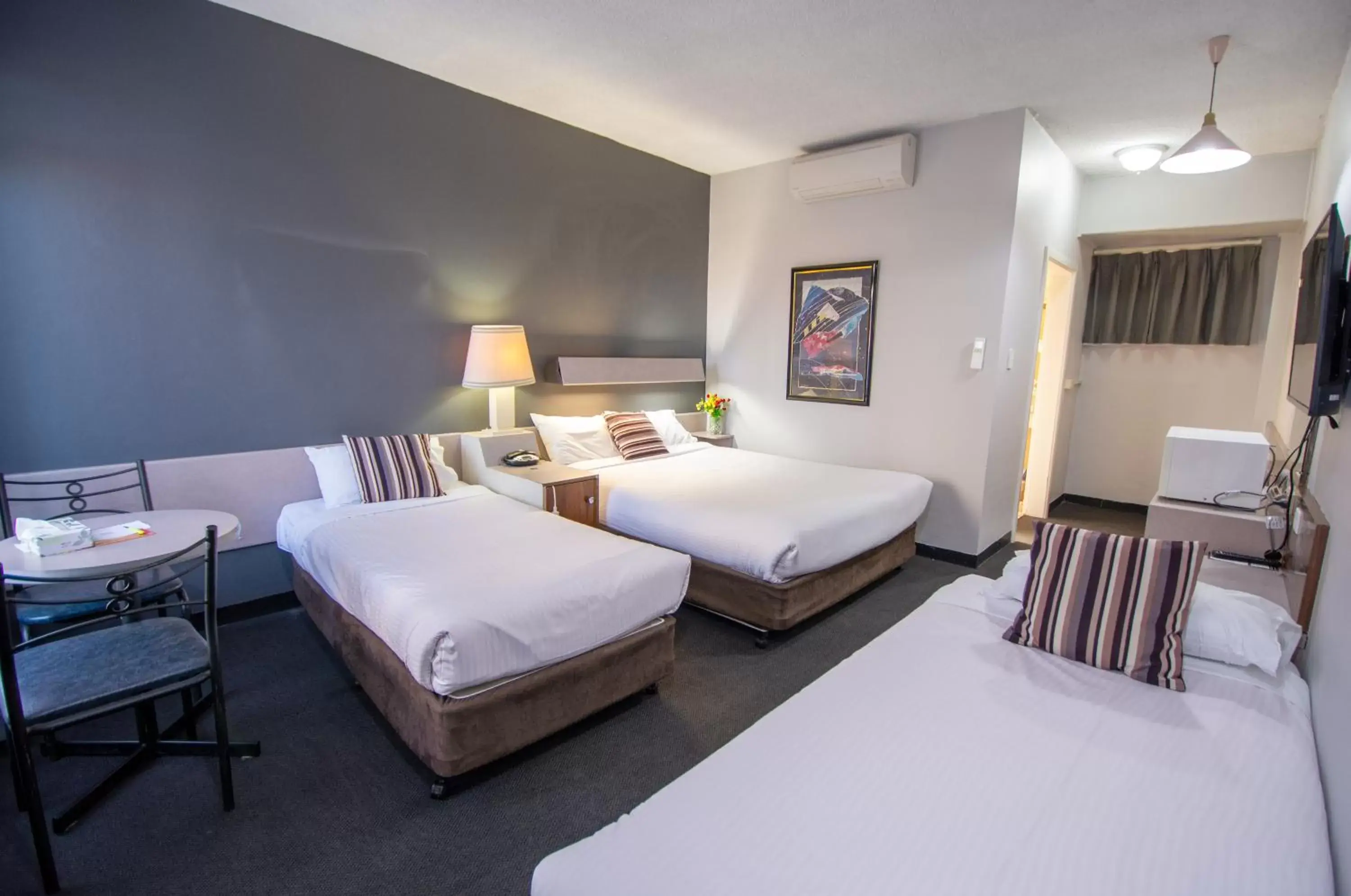 Family Room in The Midcity Motor Lodge Family Room in The Midcity Motor Lodge