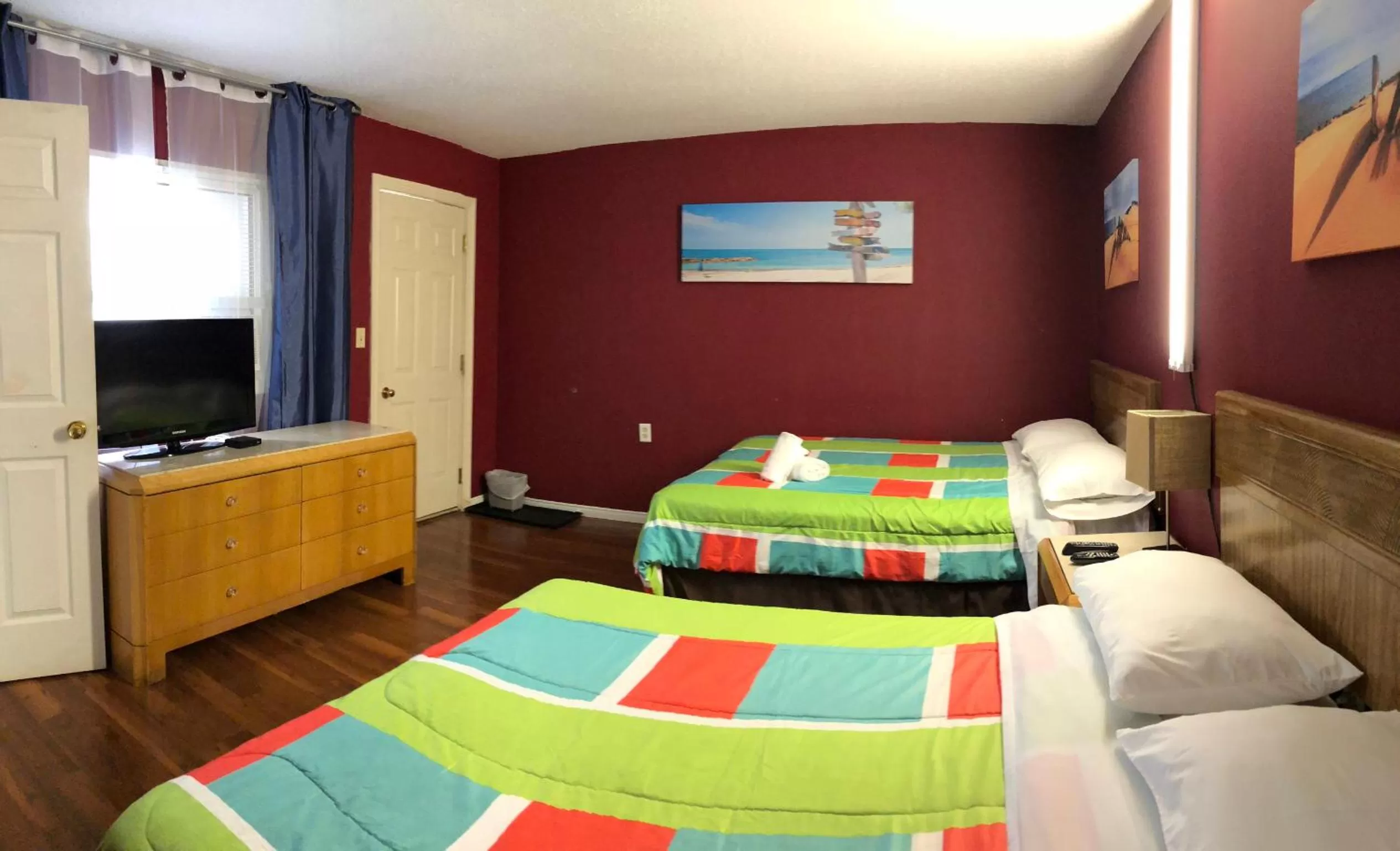 Bed in Wasaga Motel Inn