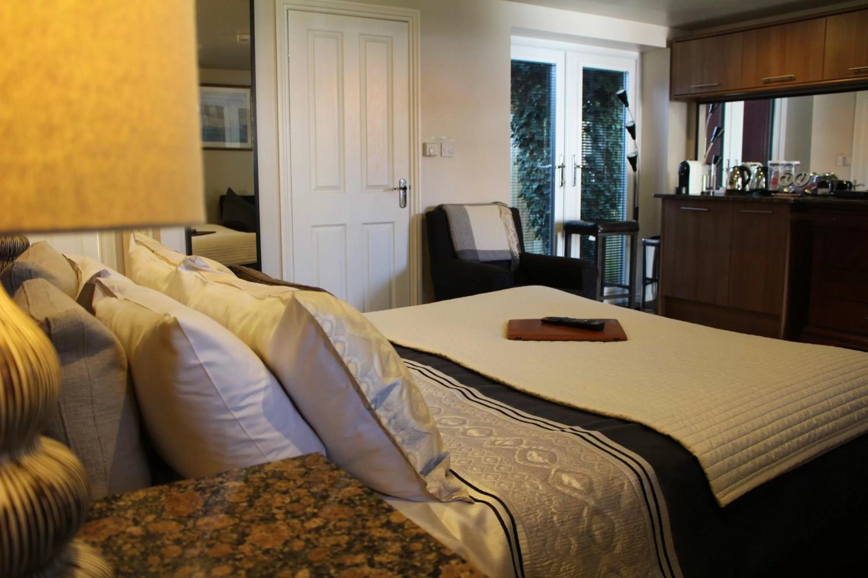 Photo of the whole room, Bed in No. 82 B&B