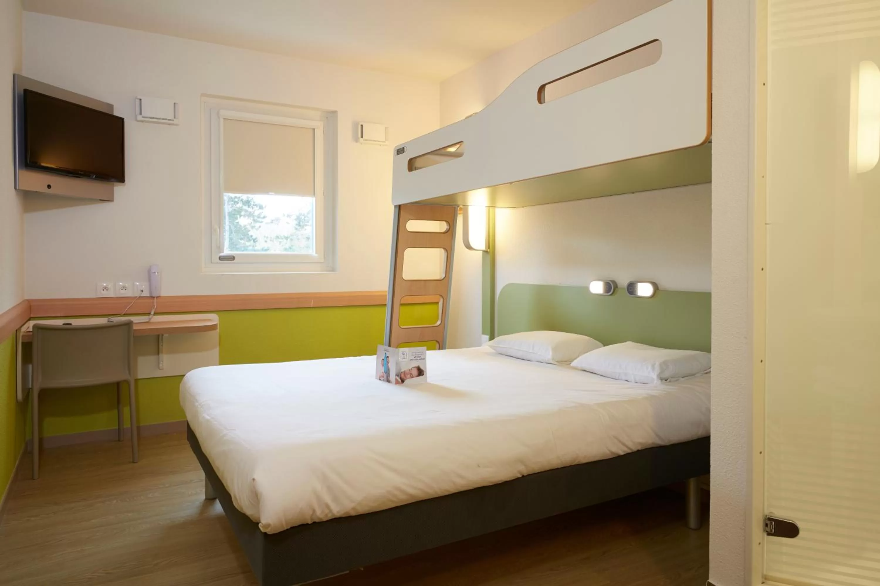 Bedroom, Bed in Ibis Budget Chalon Sur Saone Nord