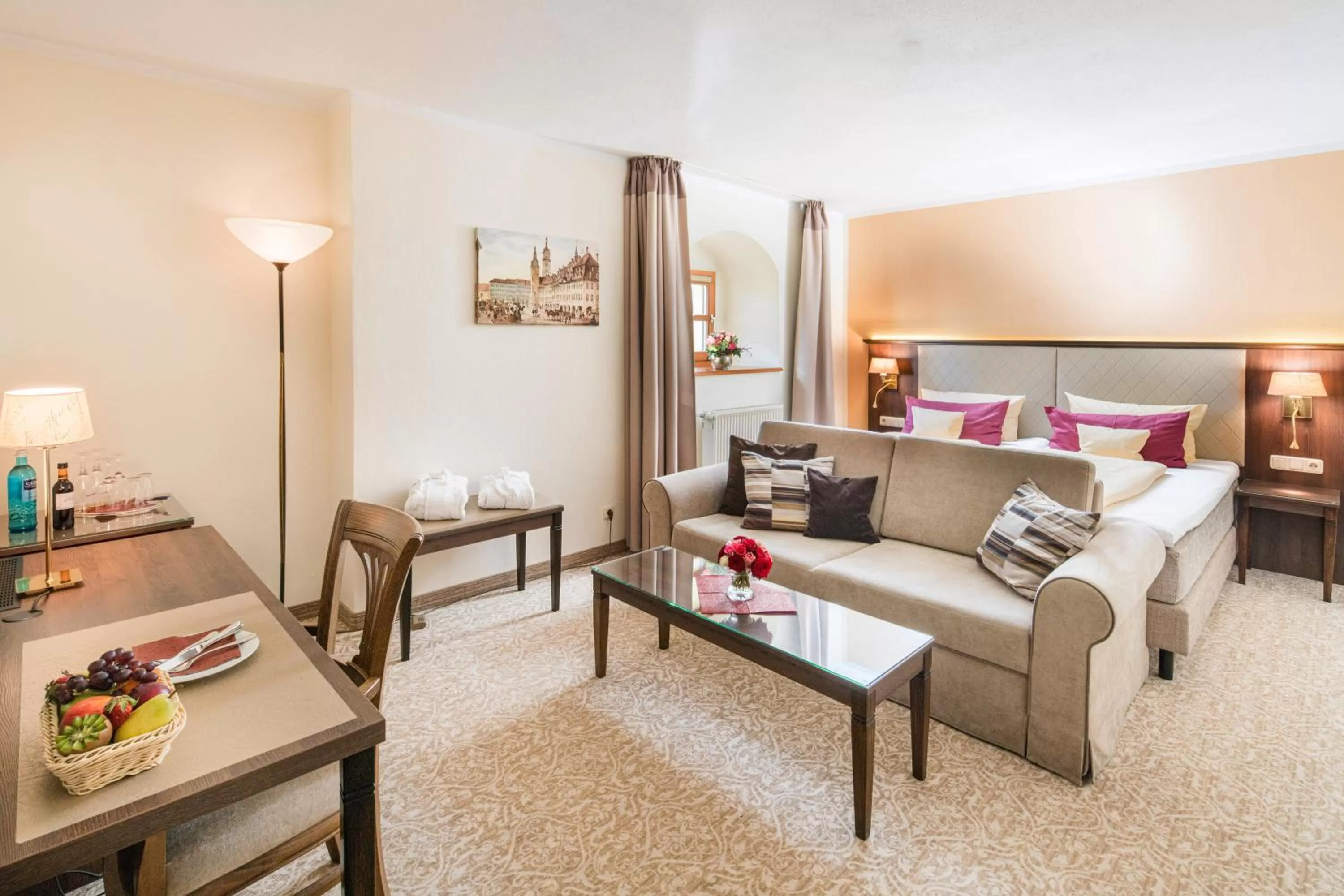 Photo of the whole room, Bed in Schlosshotel Klaffenbach