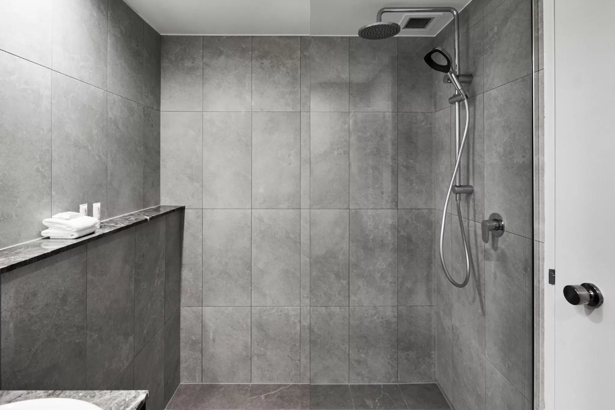 Bathroom in Crowne Plaza Sydney Airport by IHG