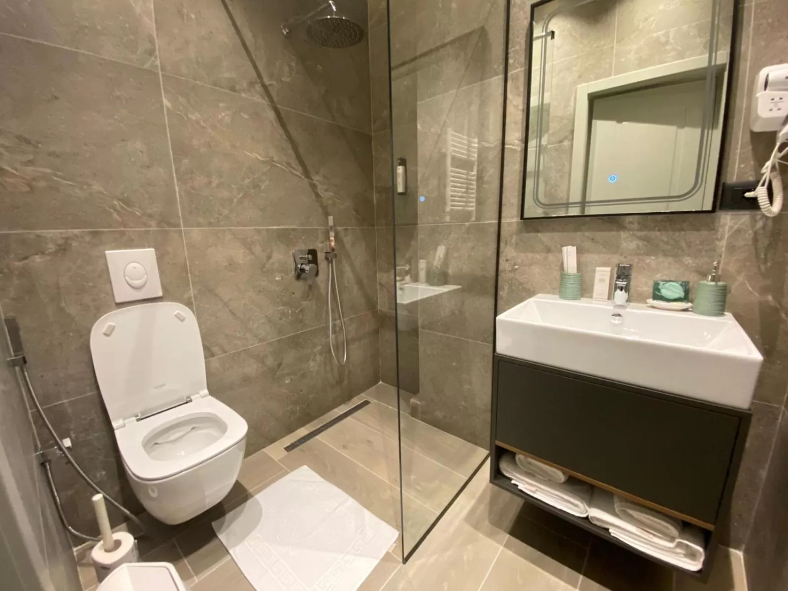 Shower in Ardenica Boutique Hotel