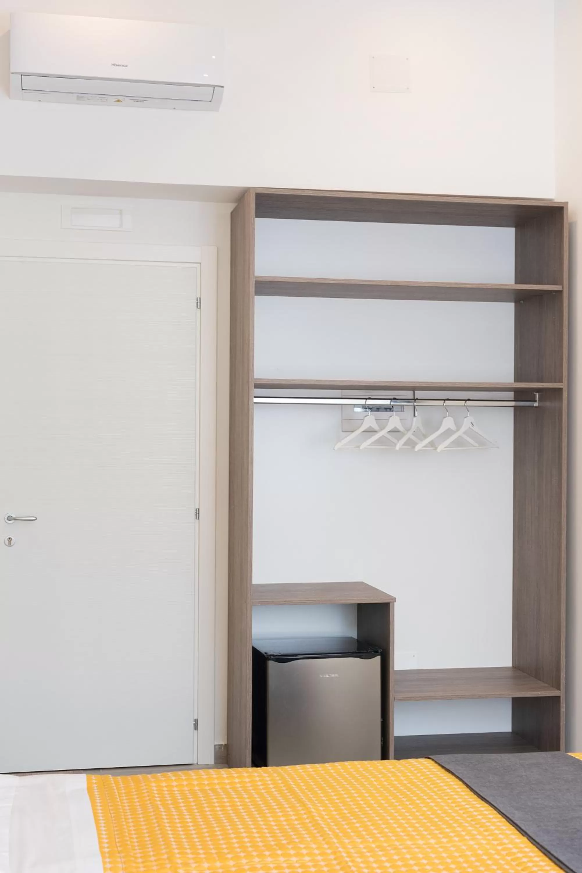 Photo of the whole room, Bed in B&B Toledo one