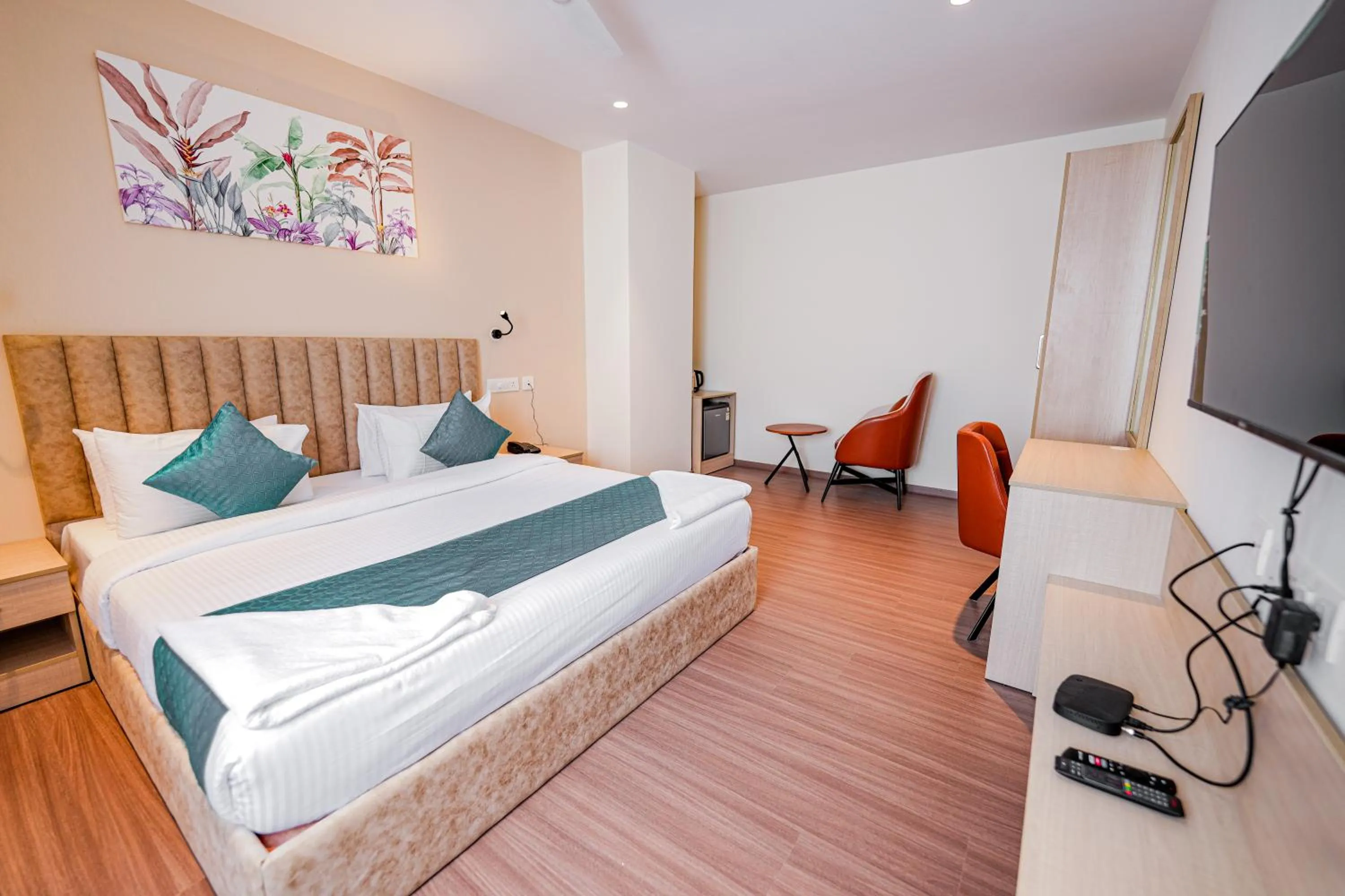 Photo of the whole room, Bed in Casa Hotel & Suites, Gachibowli, Hyderabad