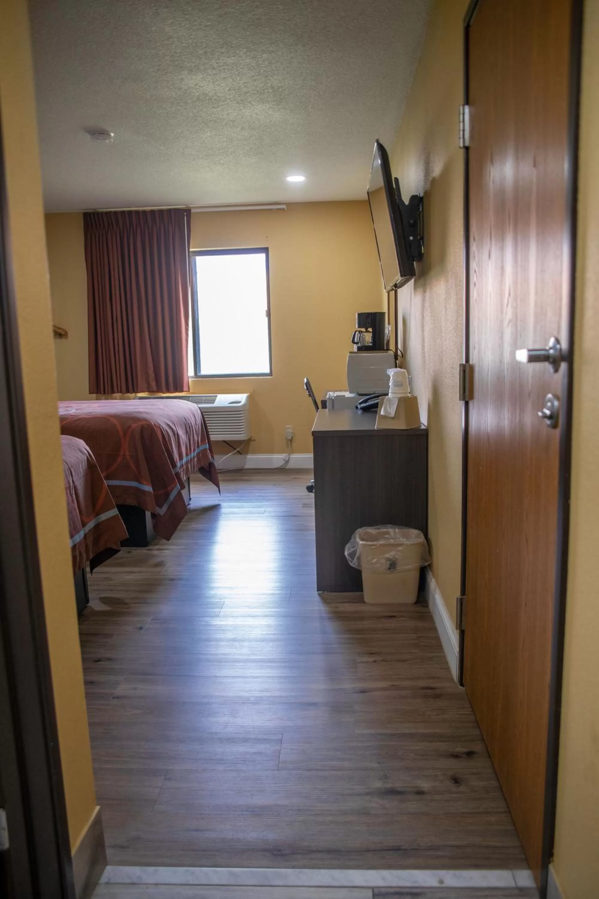 Bed in Super 8 by Wyndham Mountain Home