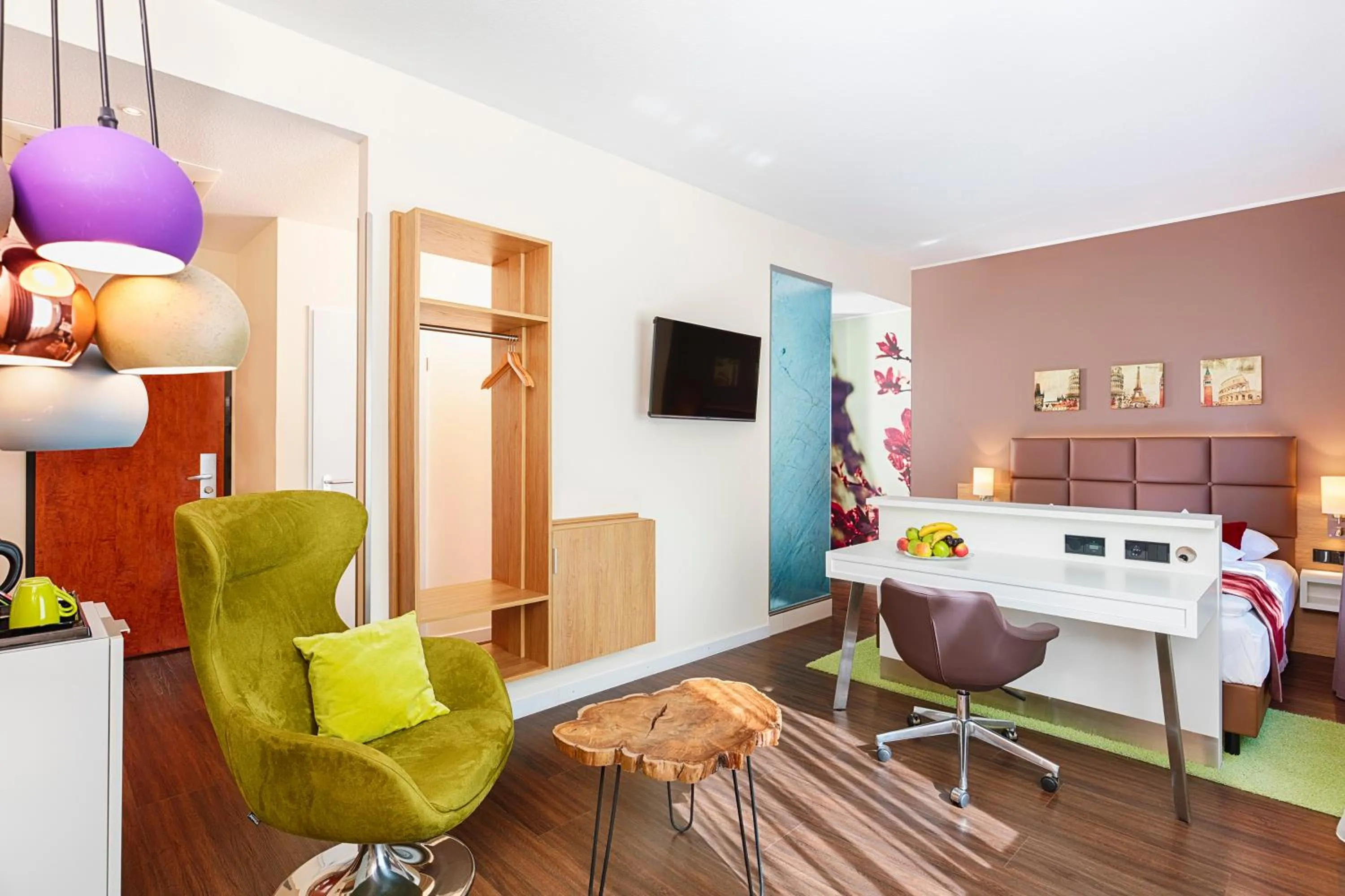 Decorative detail, Bed in Best Western Hotel Hohenzollern