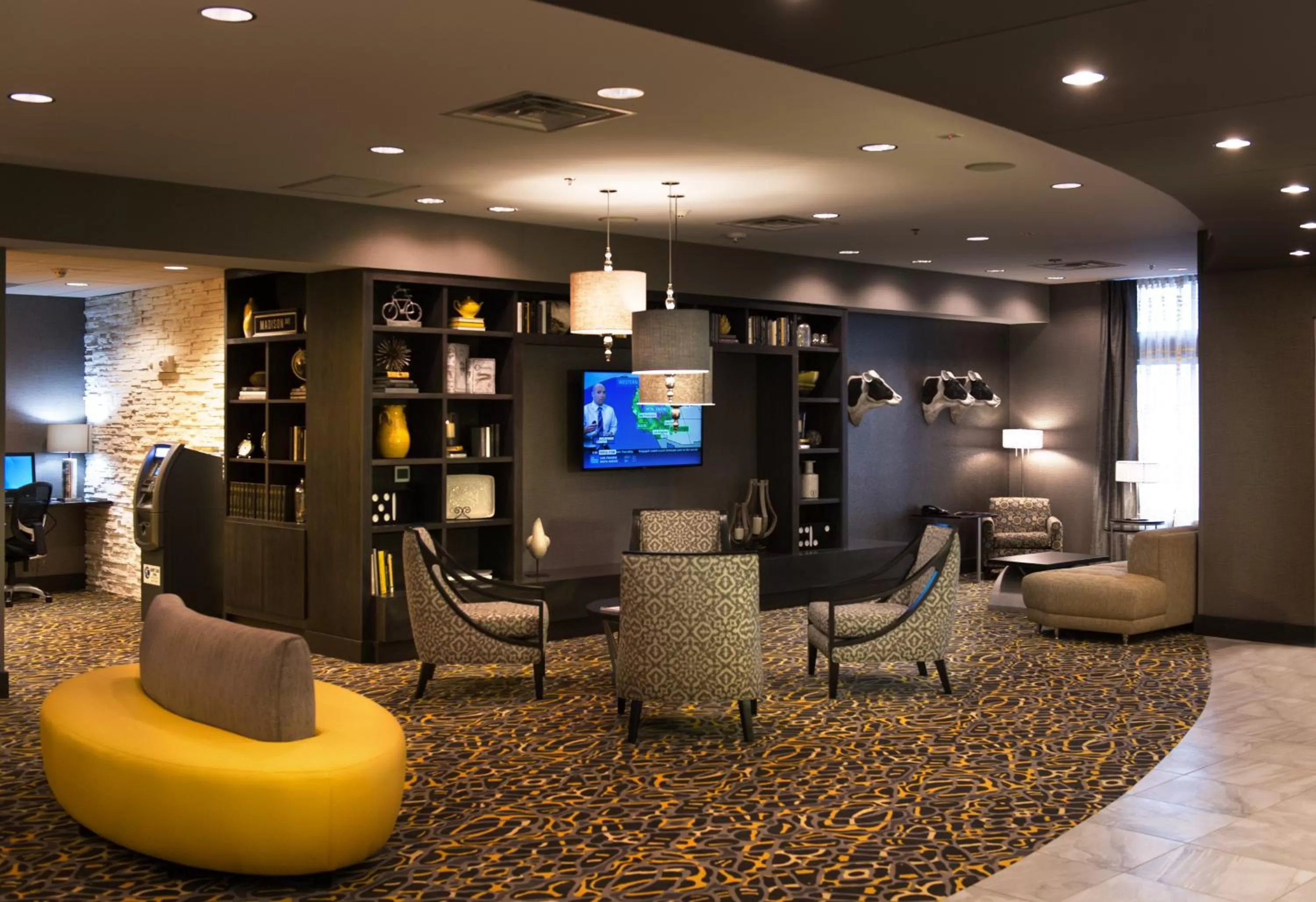 Lobby or reception in Holiday Inn Express and Suites Madison Central by IHG